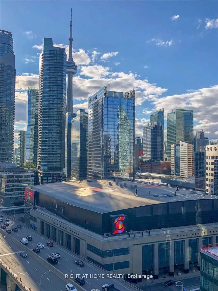 18 Harbour Street, #1205