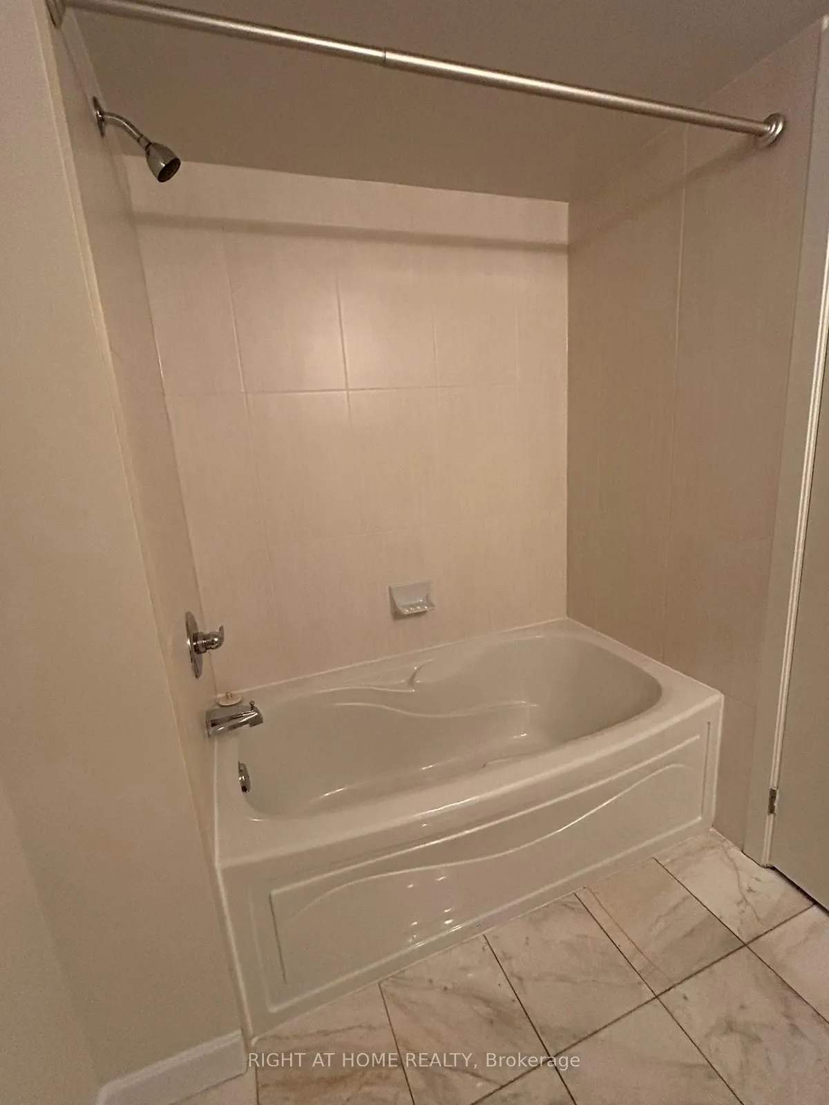 18 Harbour Street, #1205