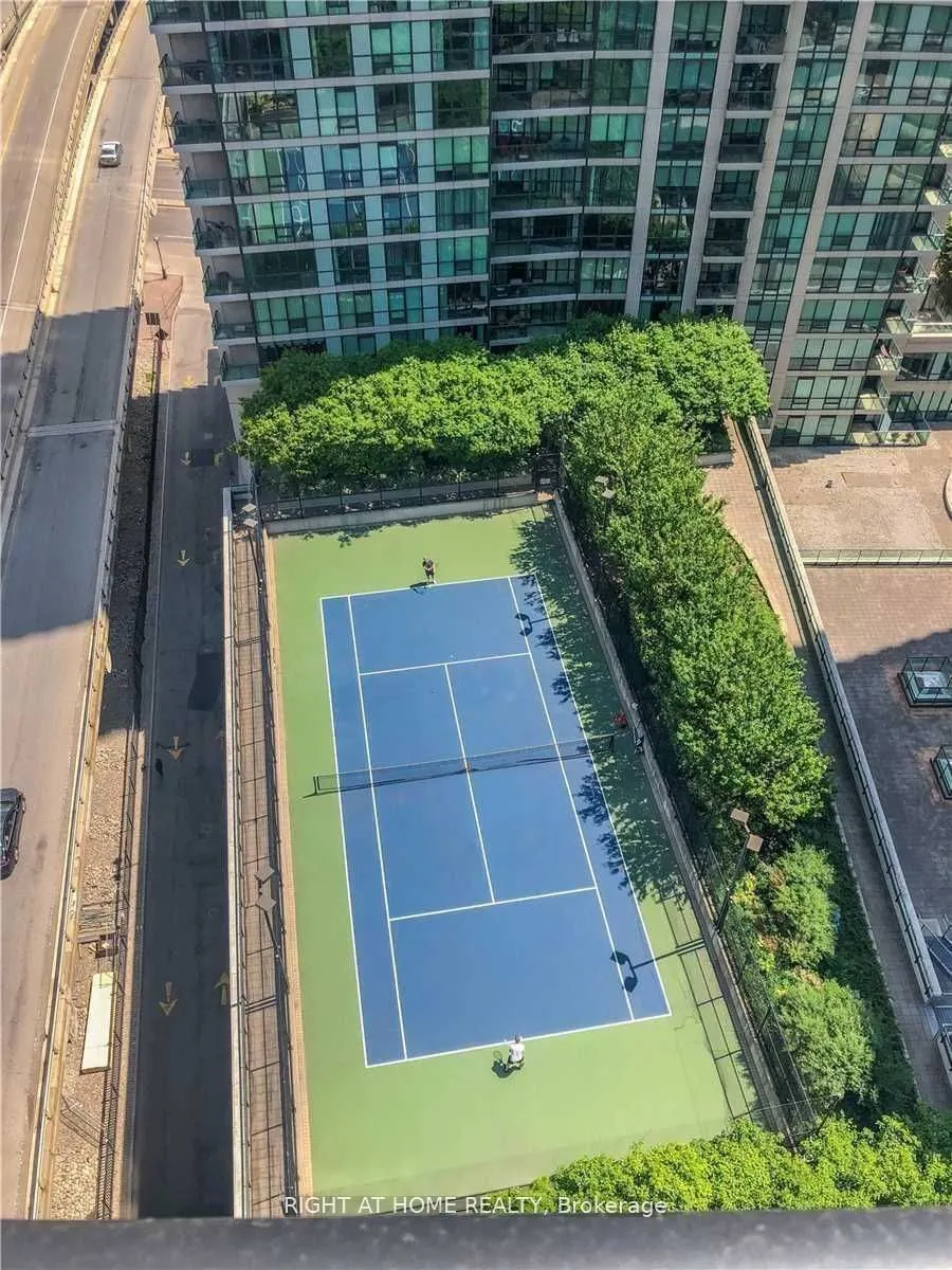 18 Harbour Street, #1205