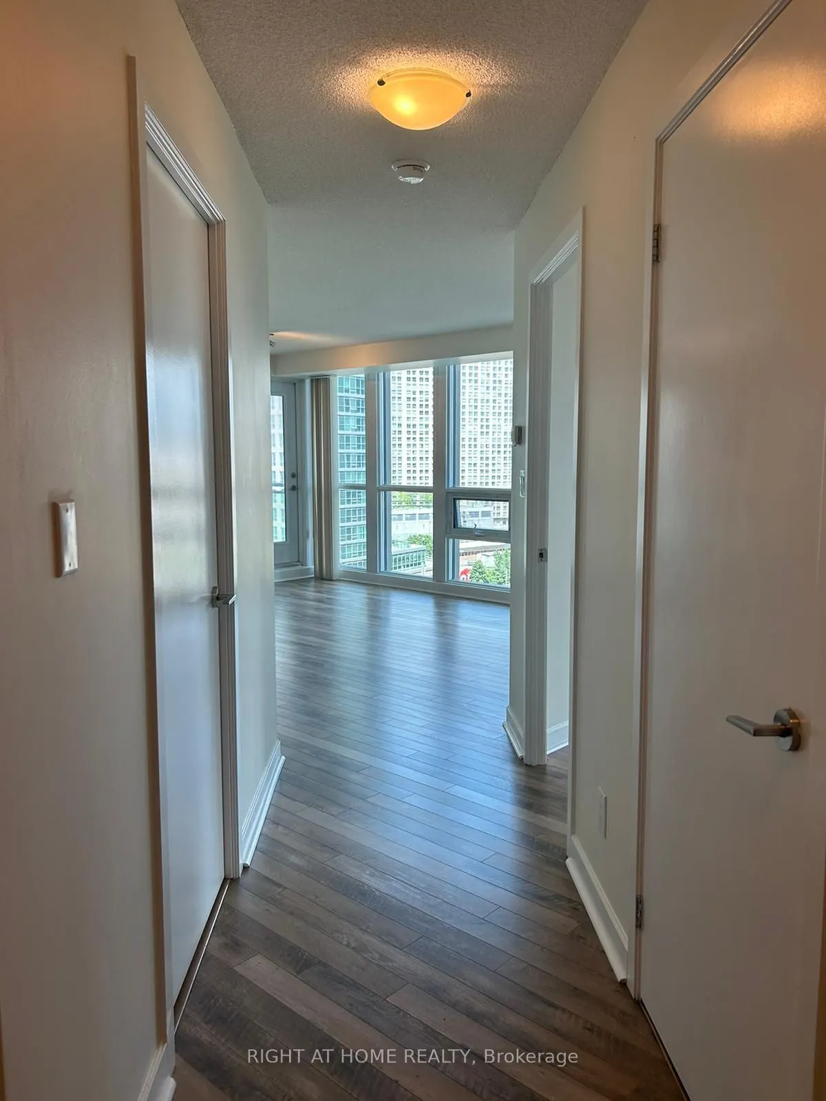 18 Harbour Street, #1205