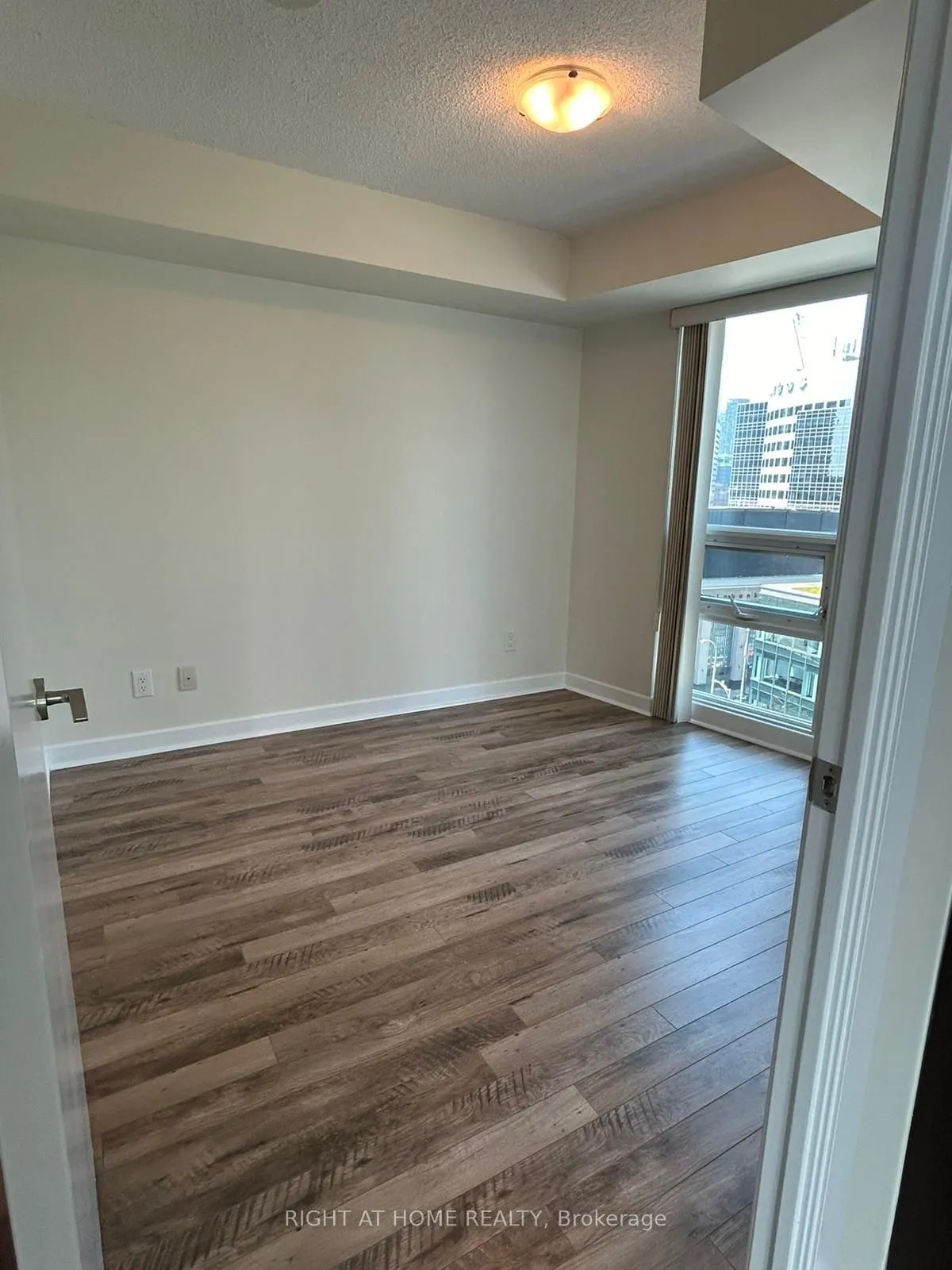 18 Harbour Street, #1205