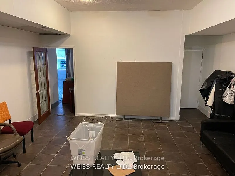 868 Eglinton Avenue W