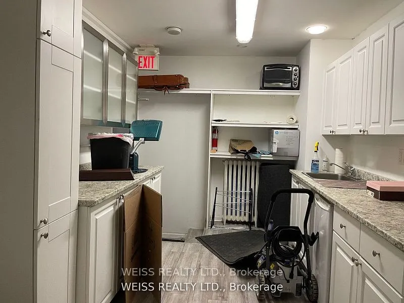 868 Eglinton Avenue W