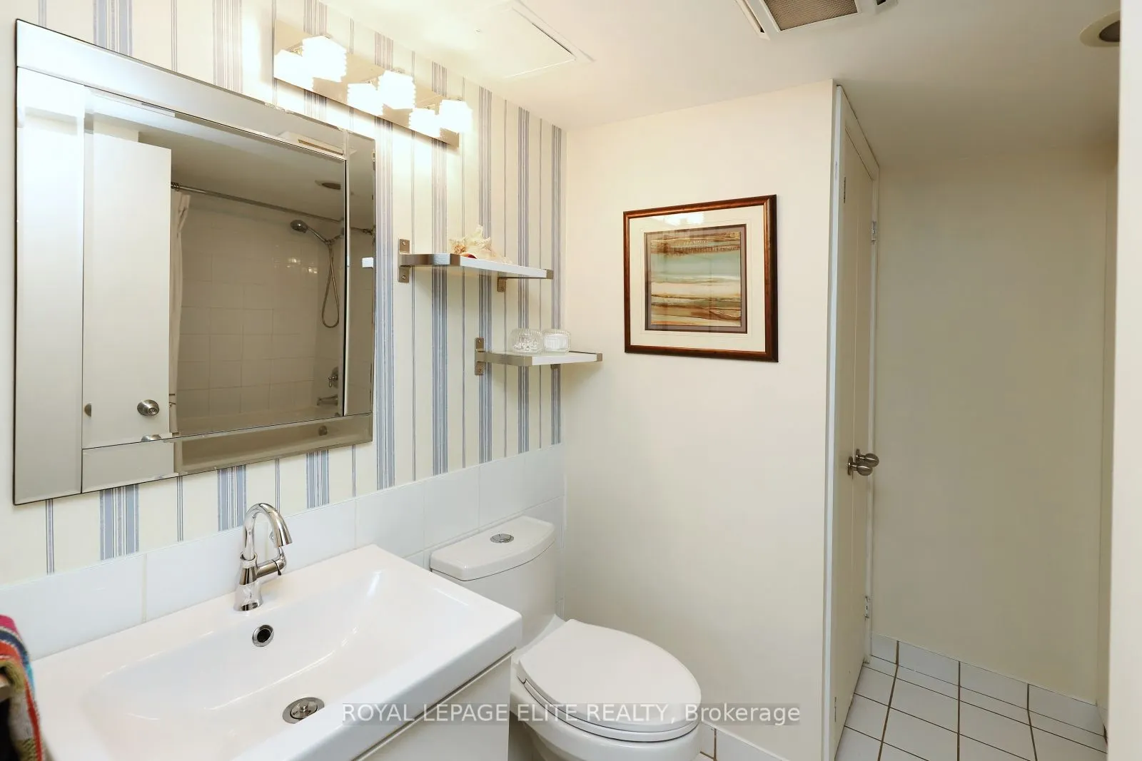 255 Richmond Street E, #220
