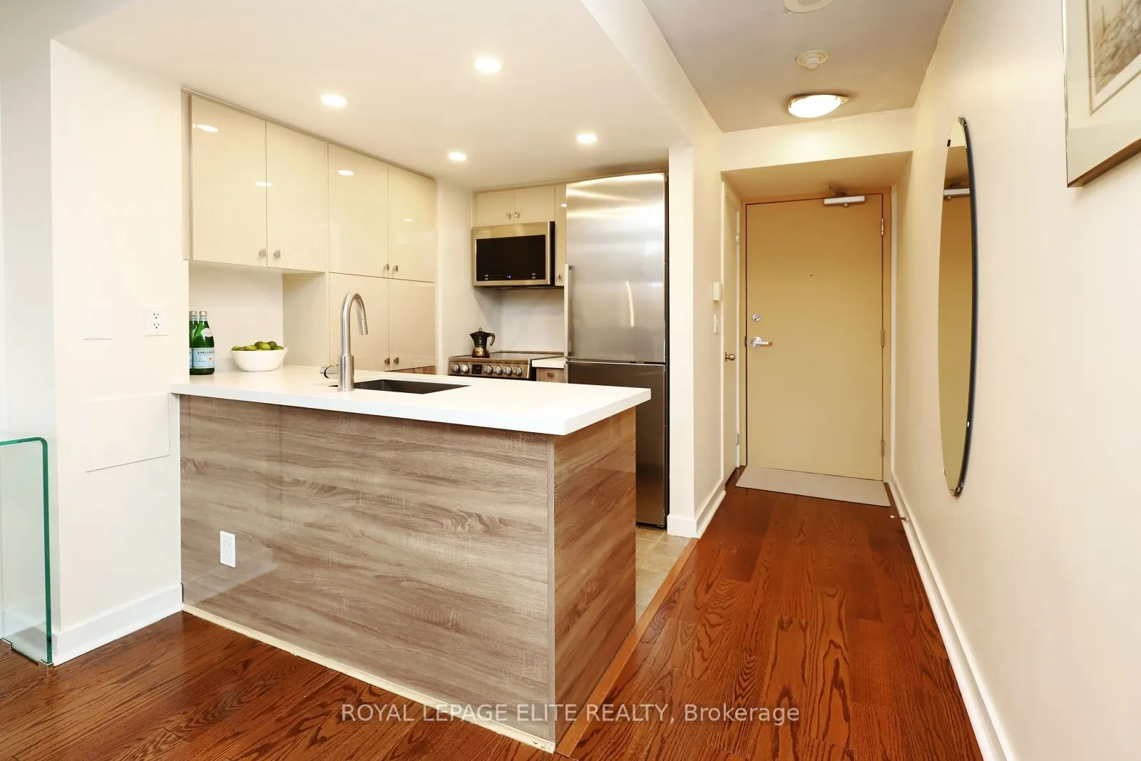 255 Richmond Street E, #220