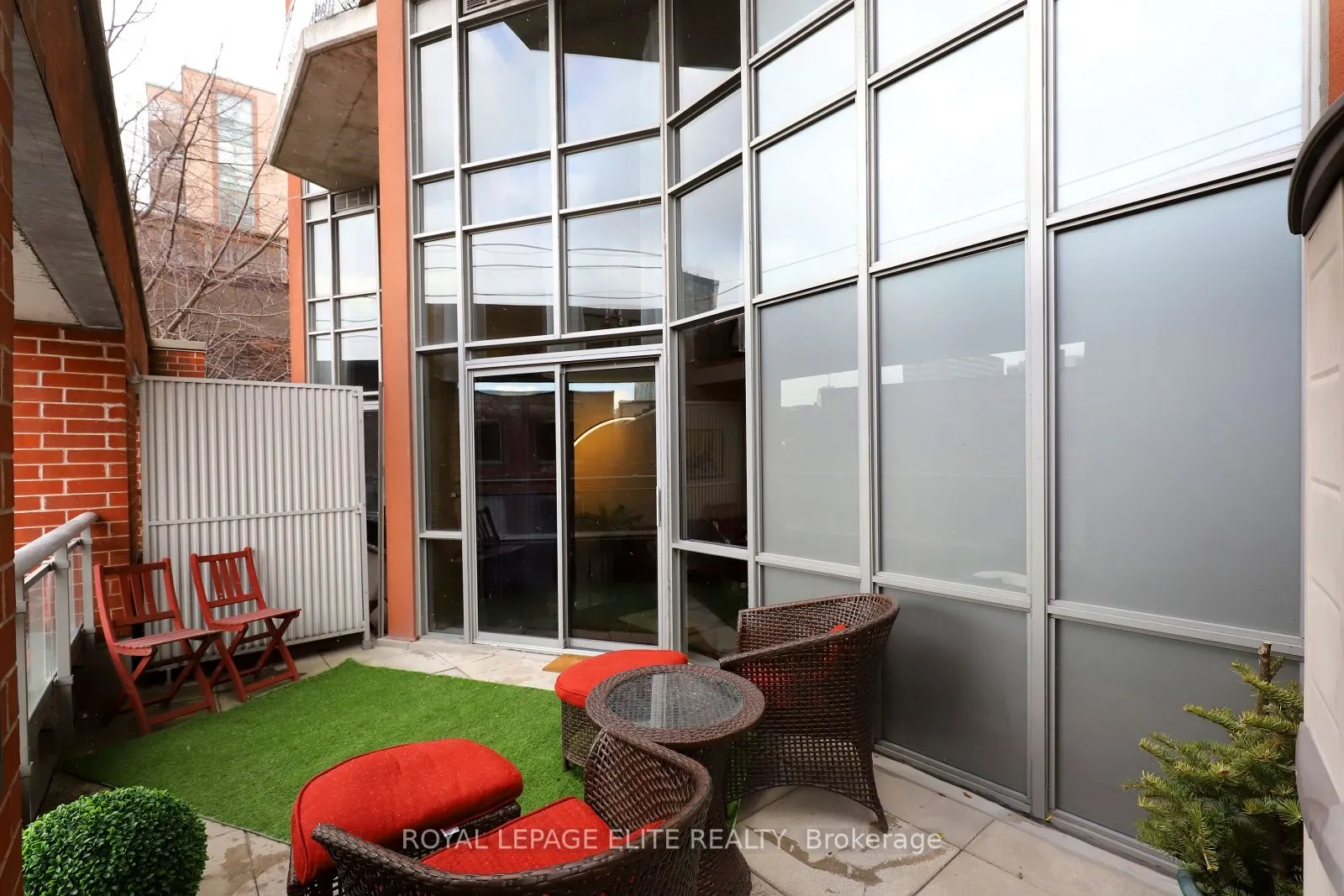 255 Richmond Street E, #220