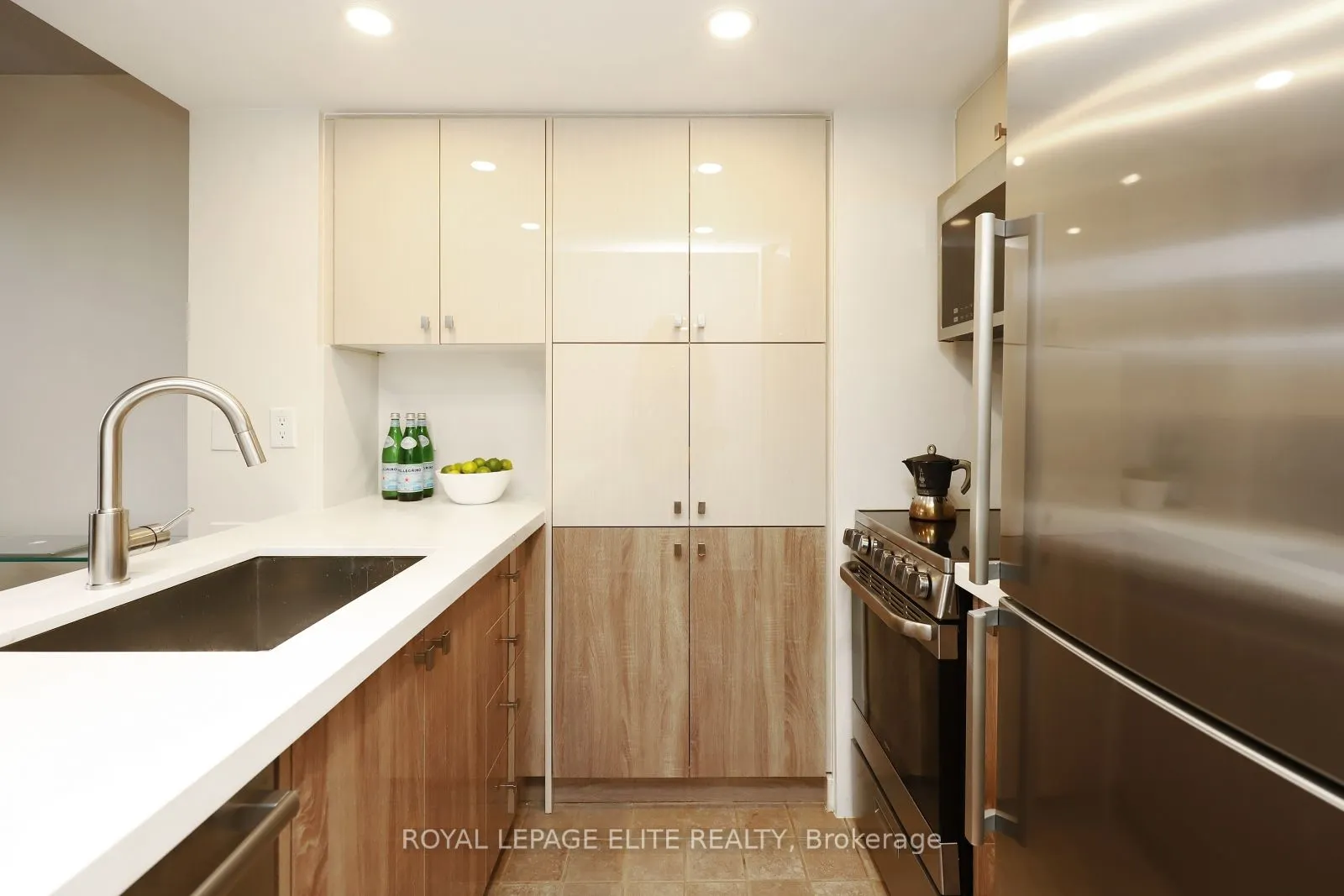 255 Richmond Street E, #220