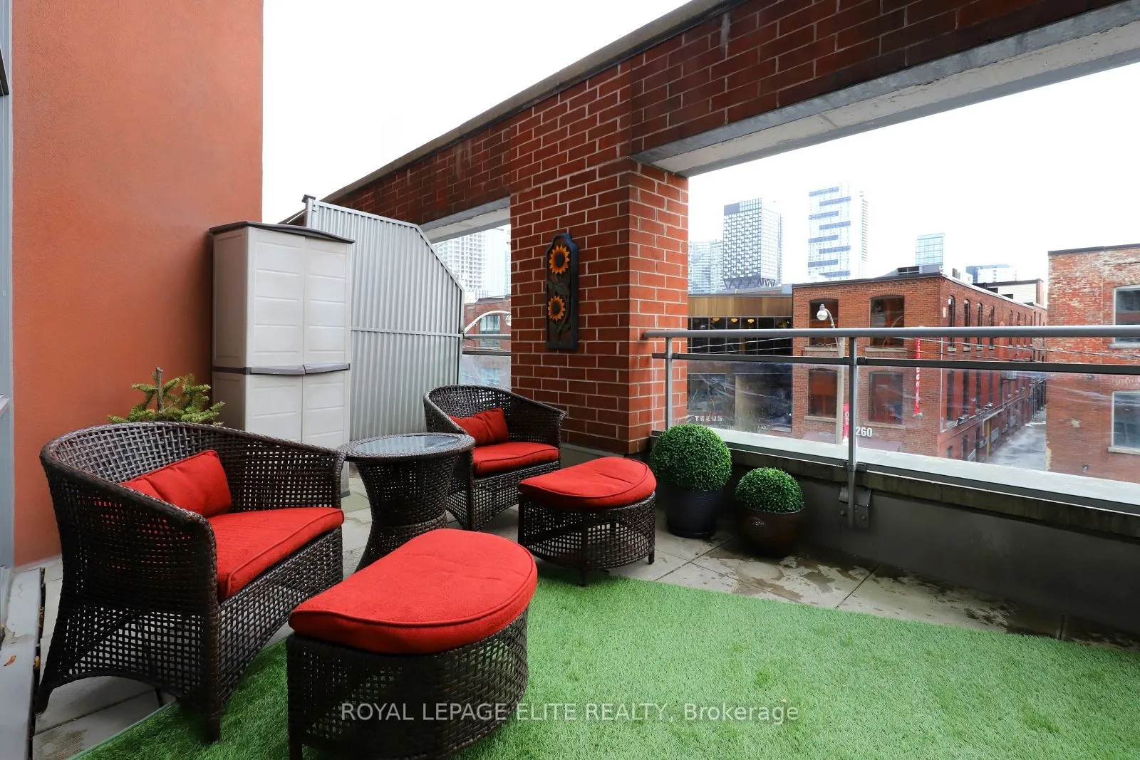 255 Richmond Street E, #220