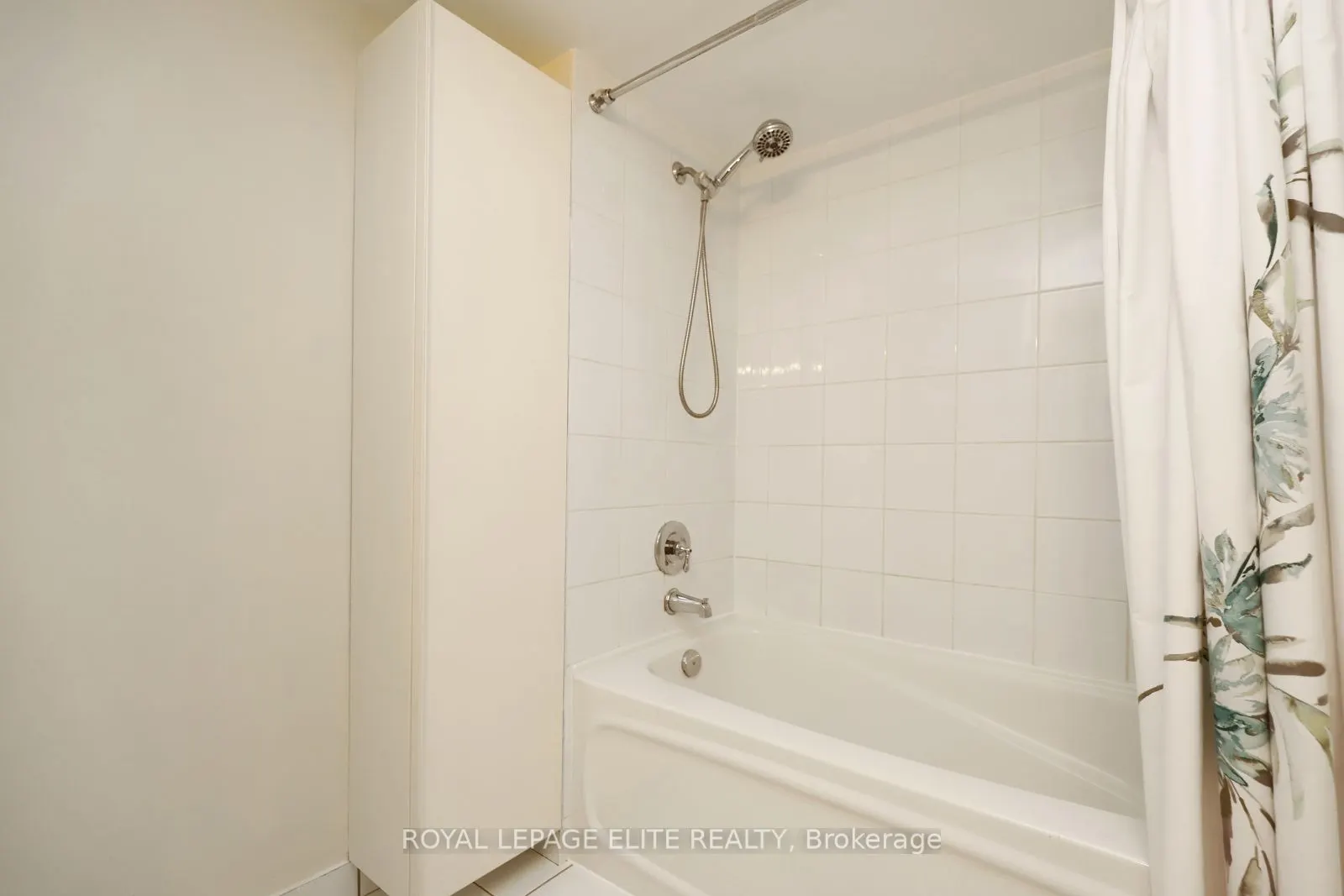 255 Richmond Street E, #220