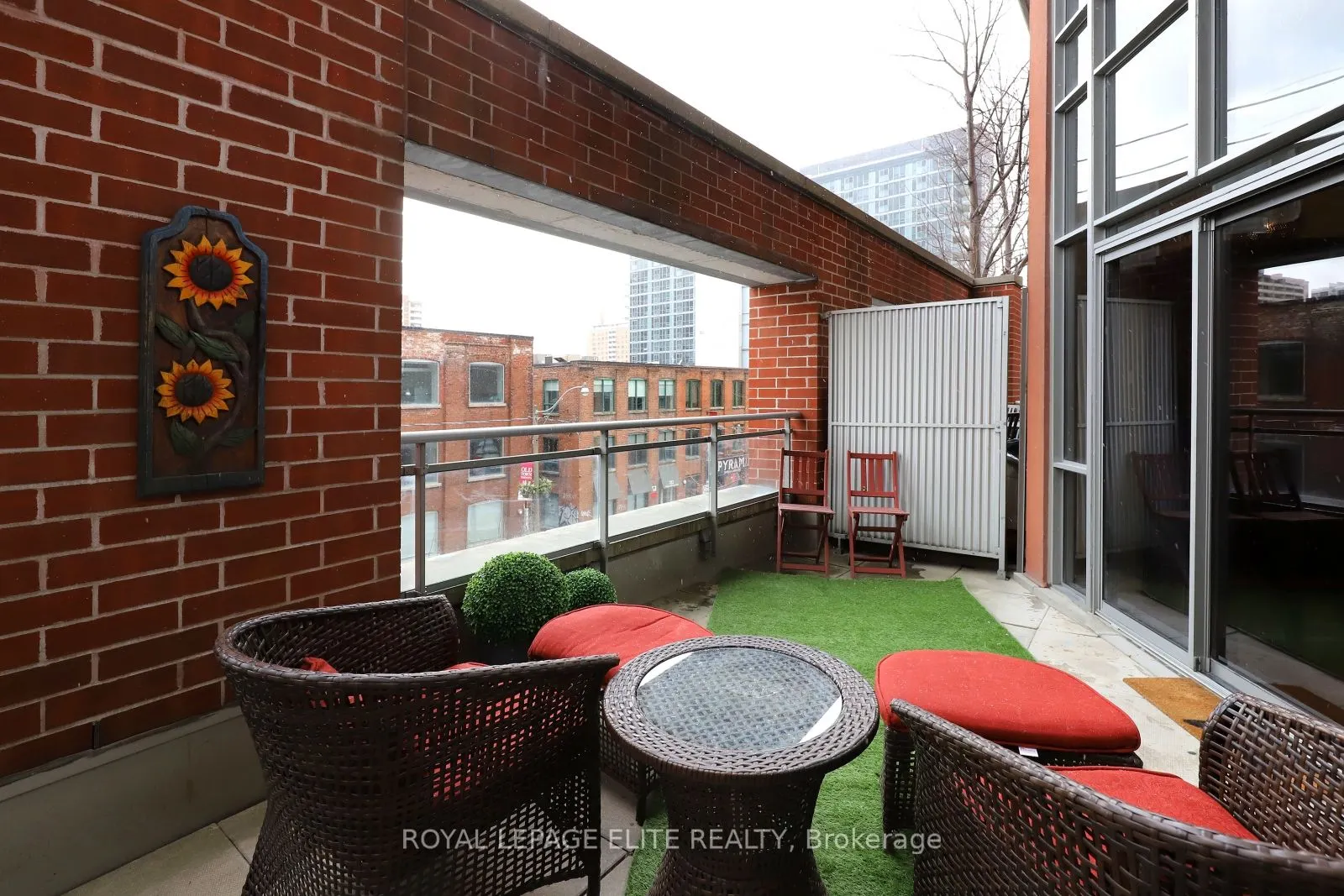 255 Richmond Street E, #220