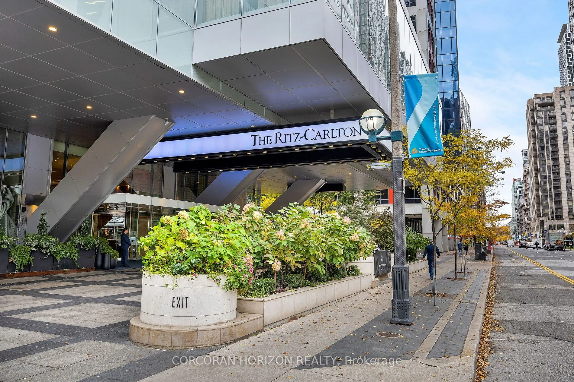 183 Wellington Street W, #3703