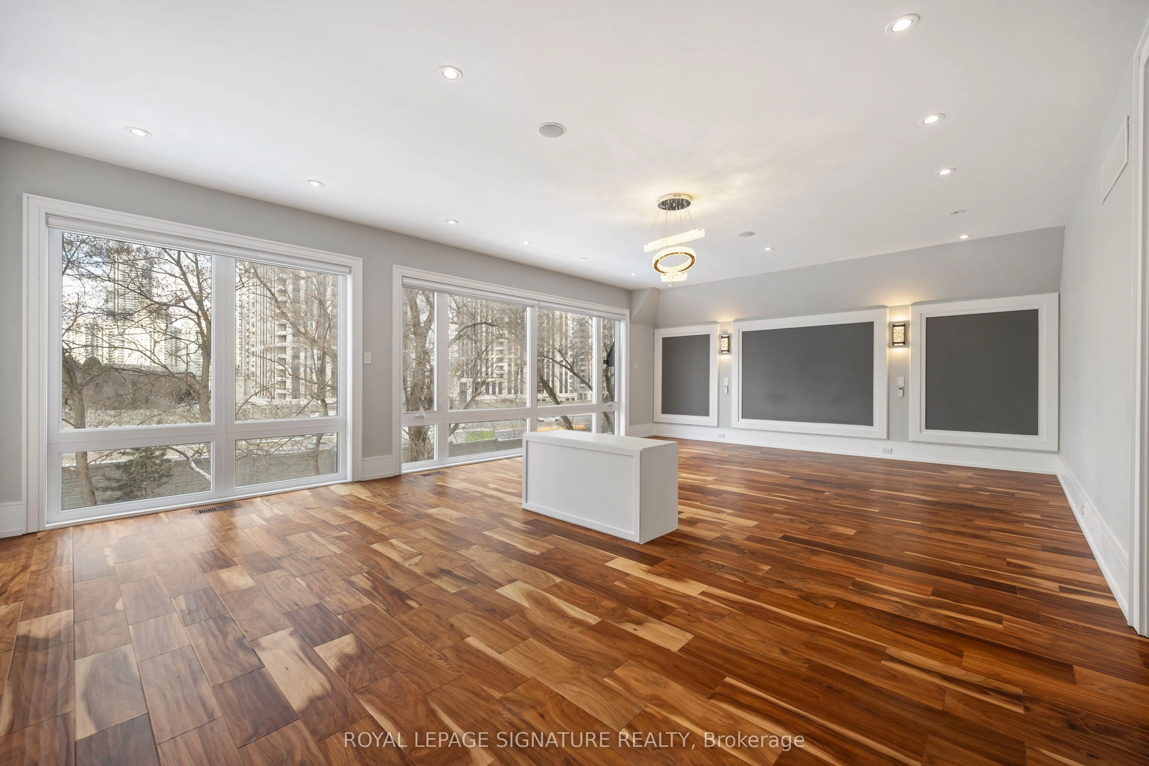 90 Upper Canada Drive