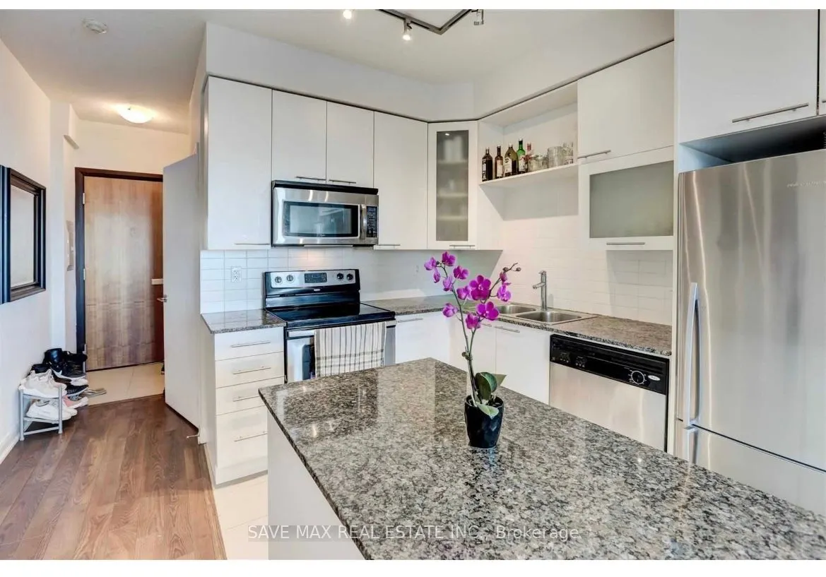 500 Sherbourne Street, #1904