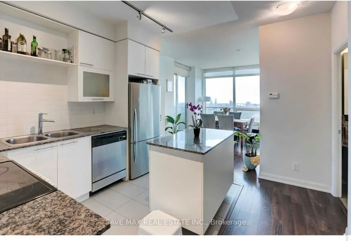 500 Sherbourne Street, #1904