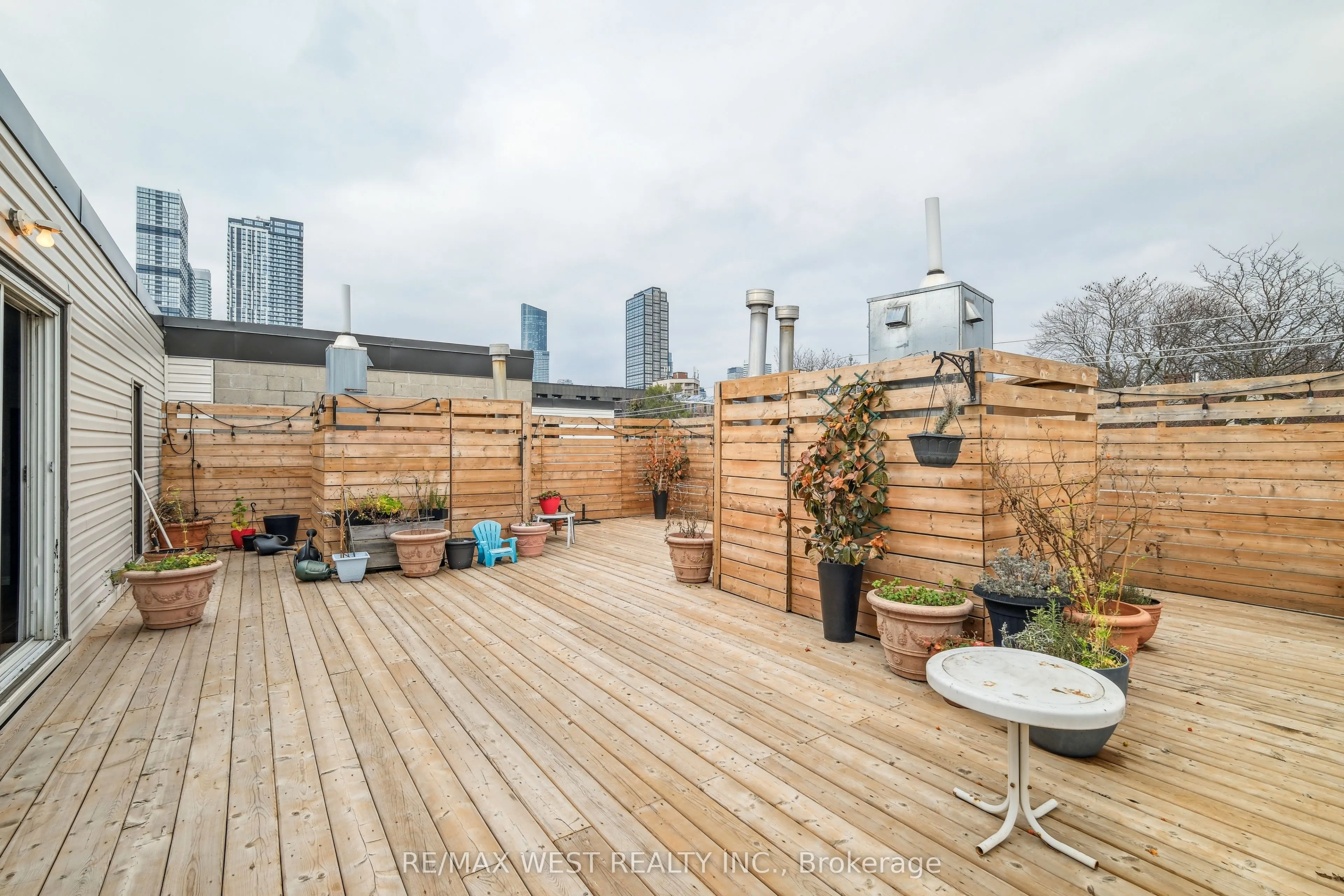365 Dundas Street E, #111