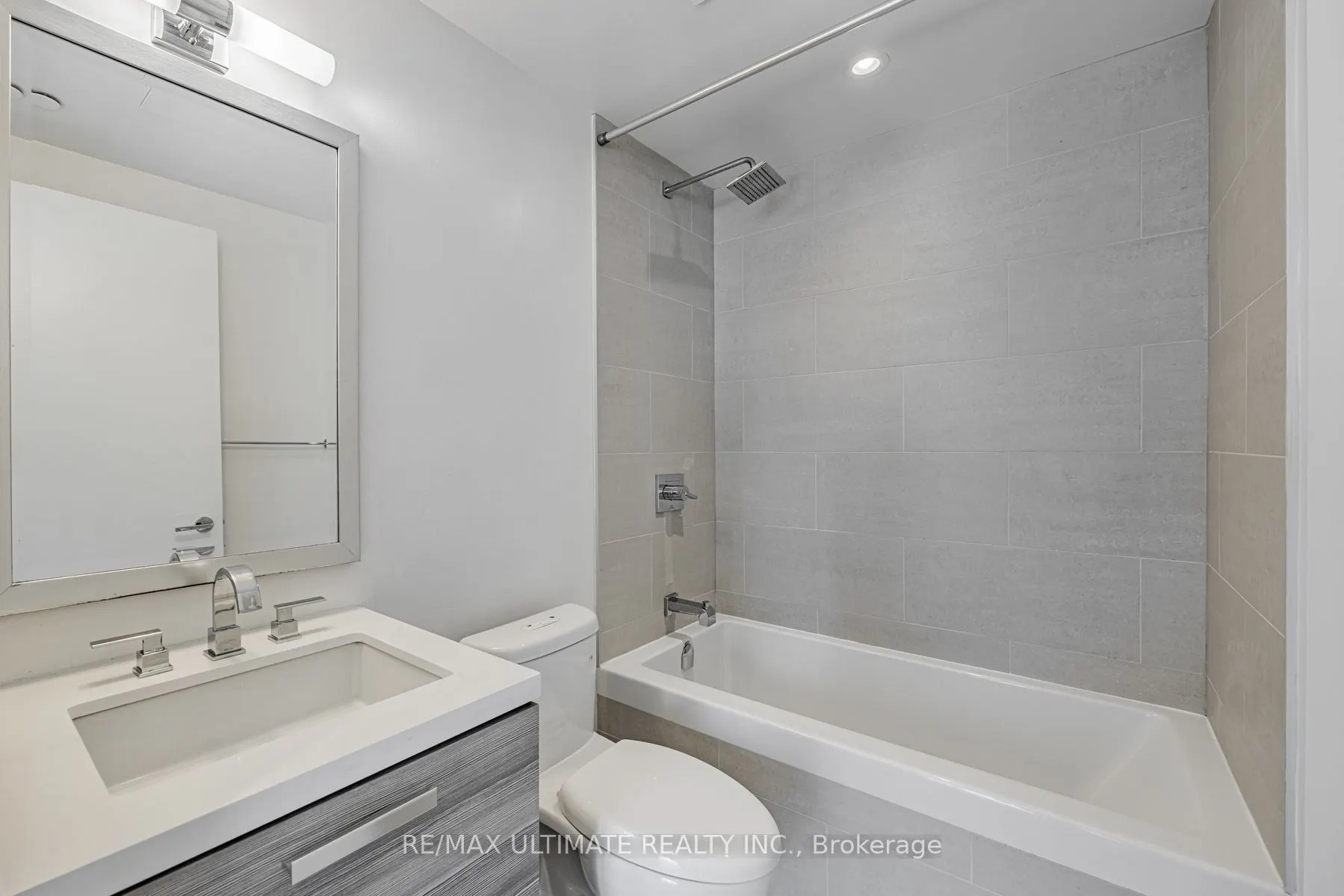 224 King Street W #1504