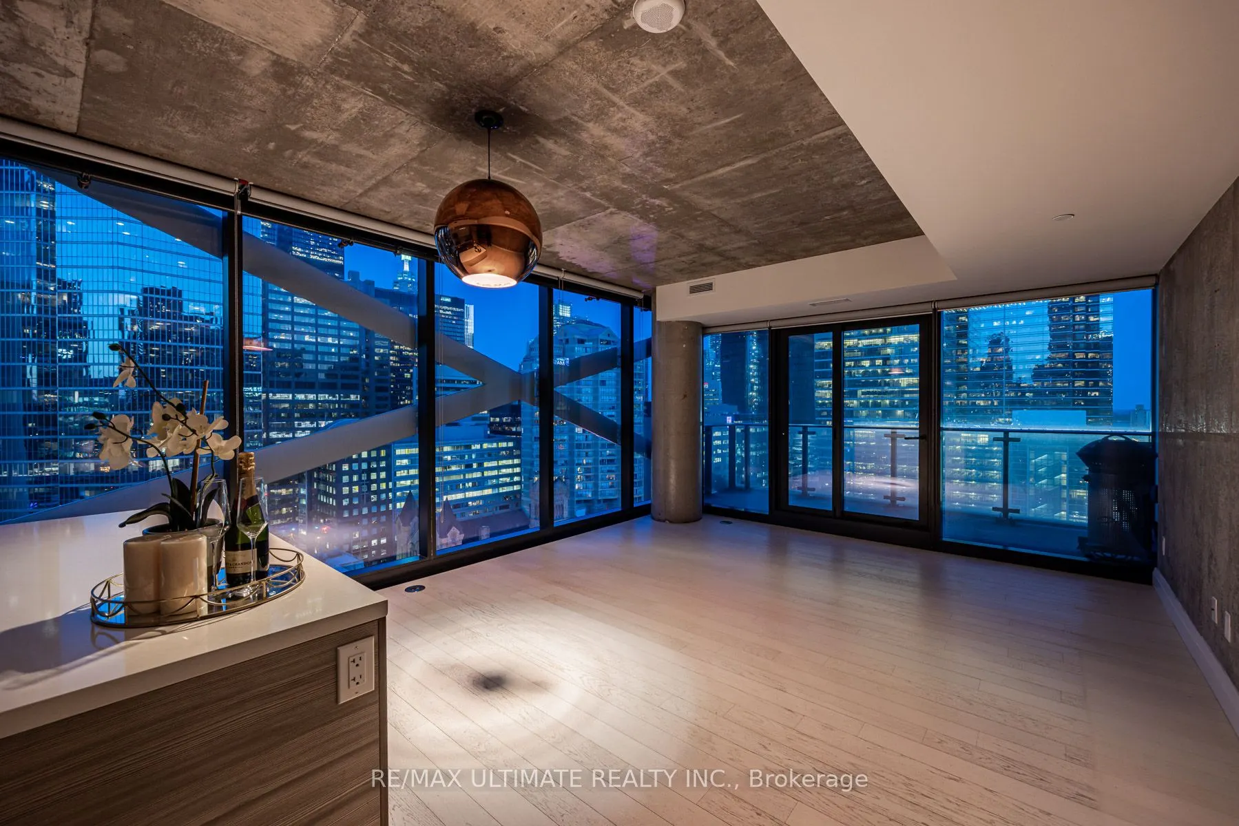 224 King Street W #1504