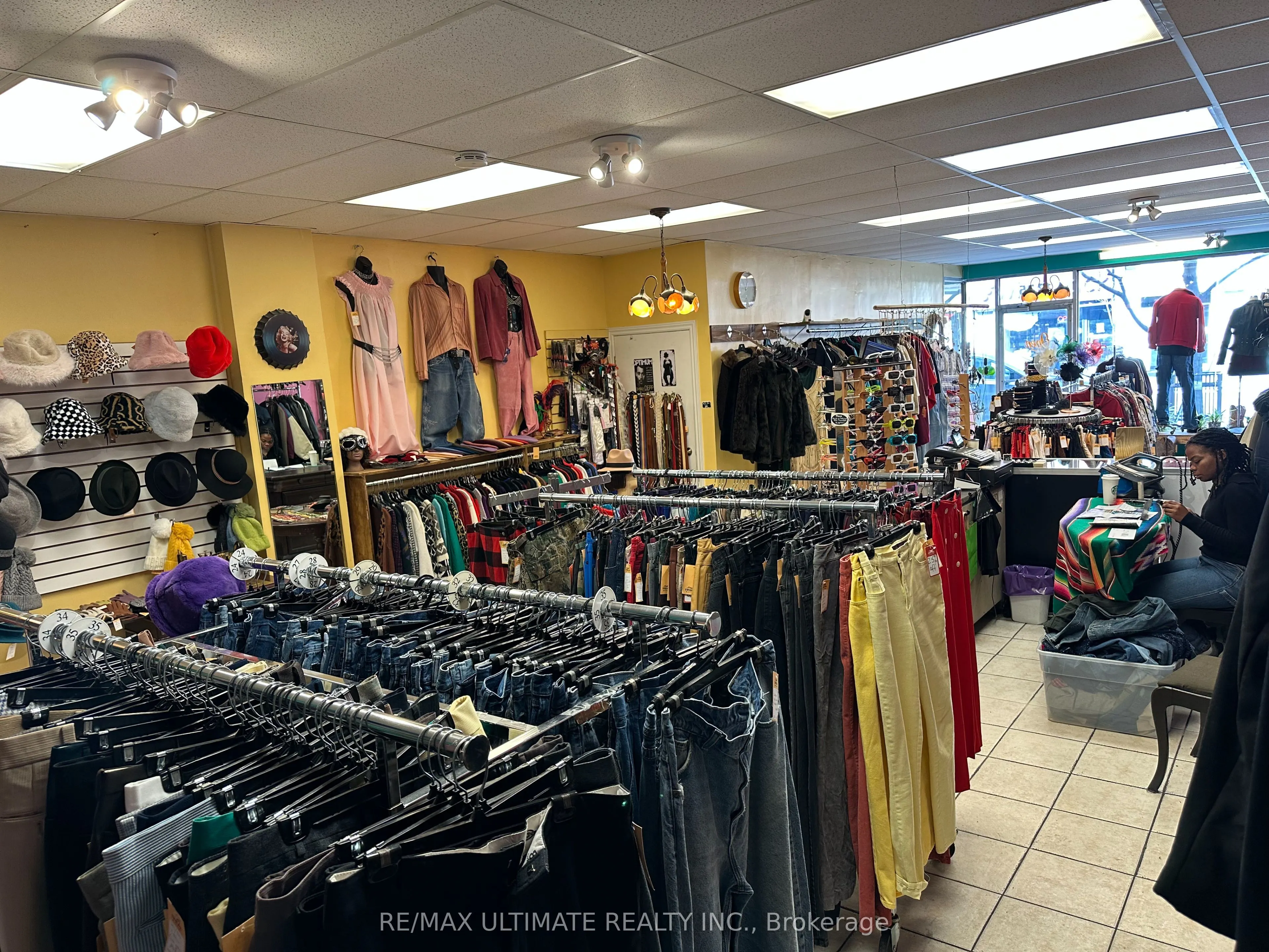 1275 Bloor Street W