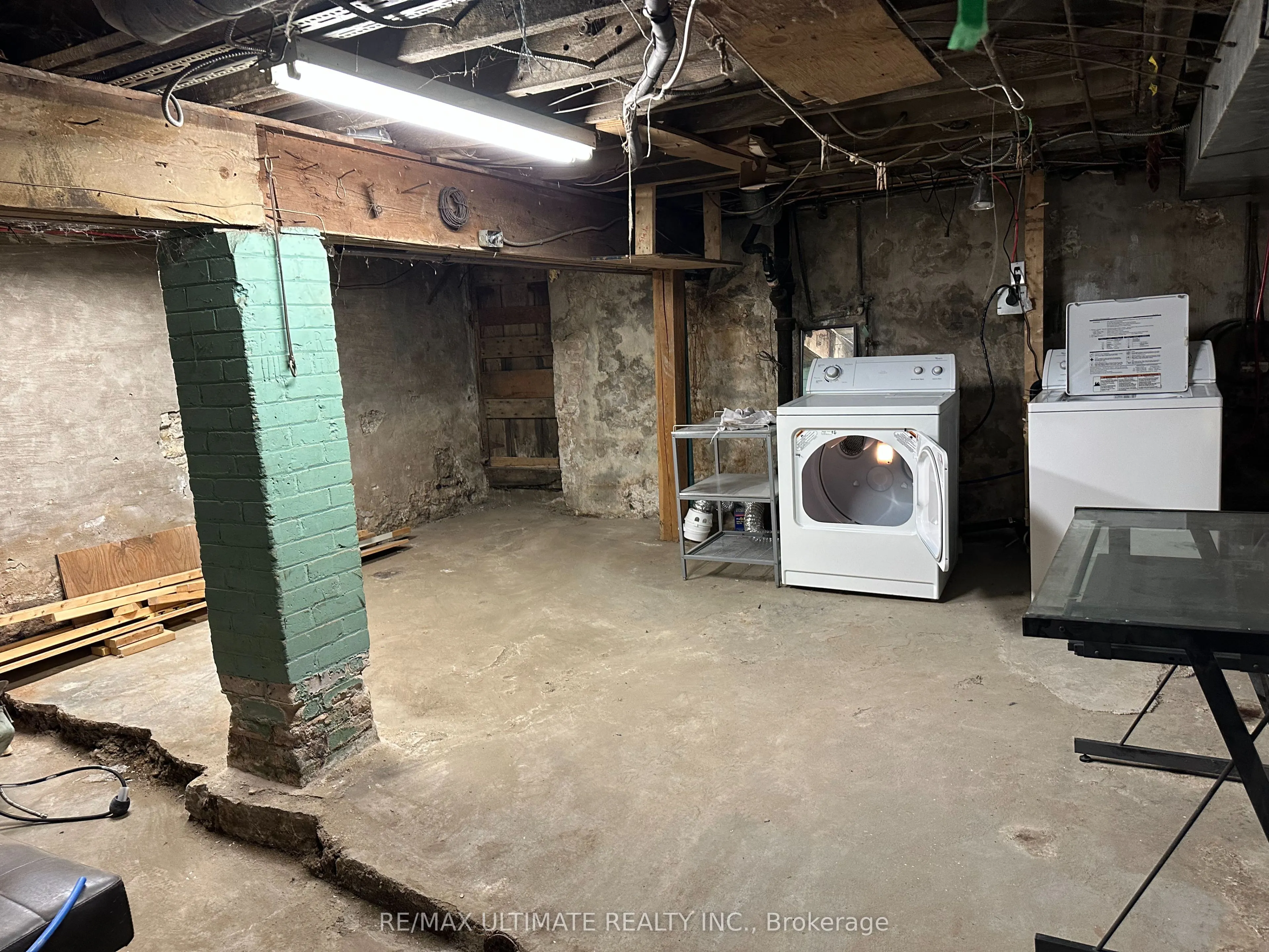 1275 Bloor Street W