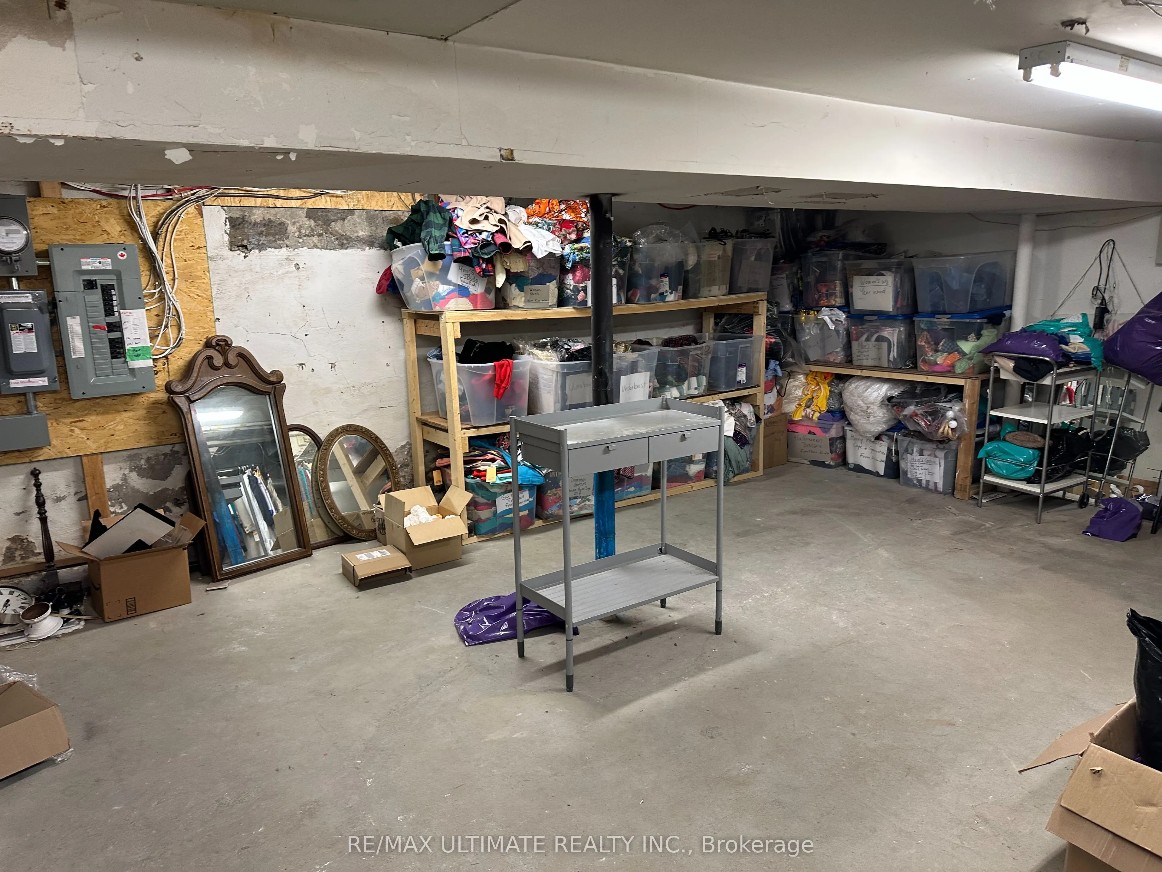 1275 Bloor Street W