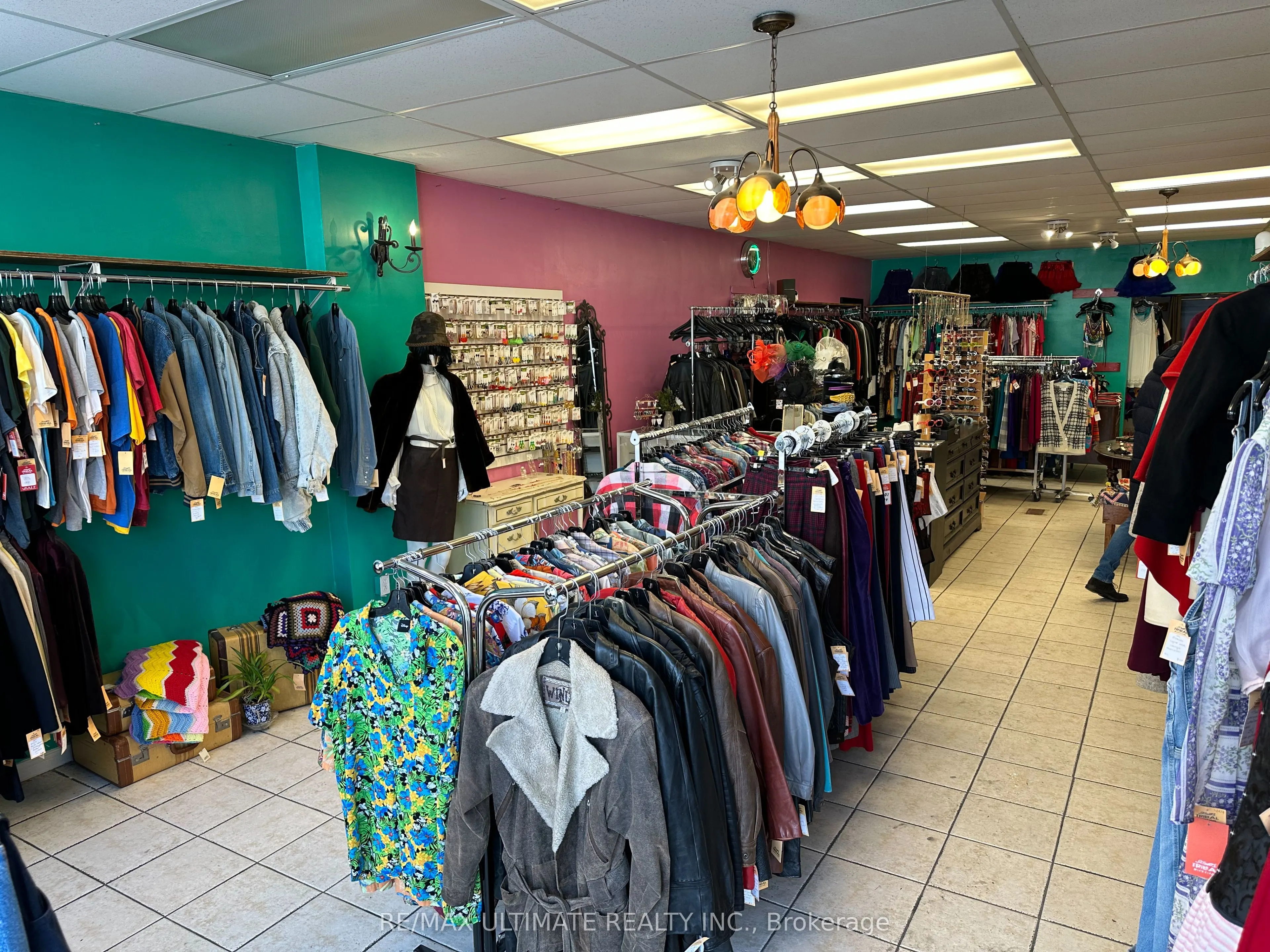 1275 Bloor Street W