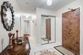 5460 Yonge Street, #807