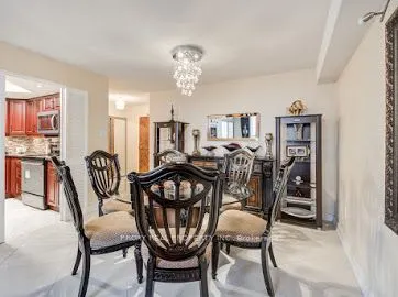 5460 Yonge Street, #807
