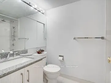 5460 Yonge Street, #807