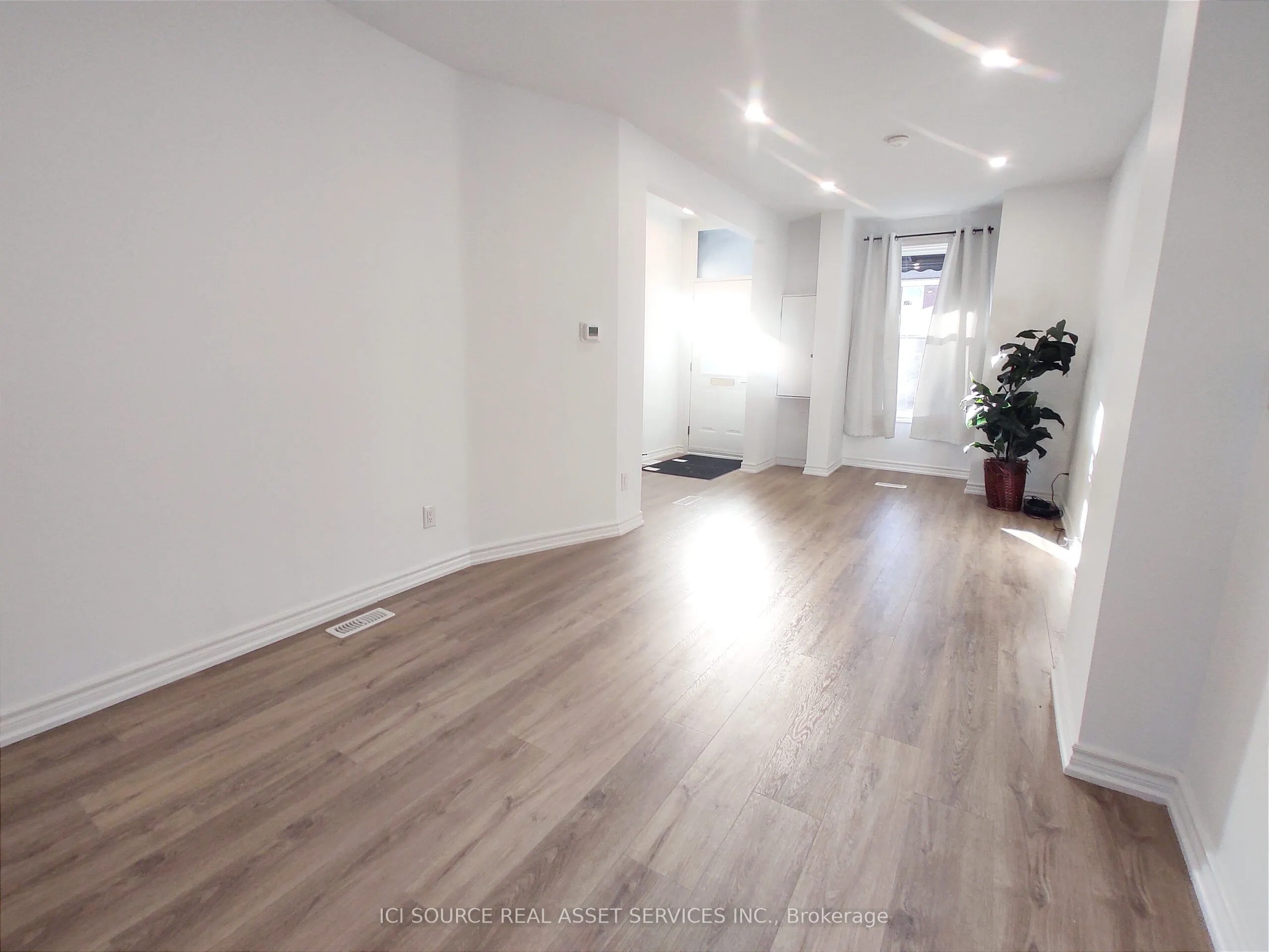 613 Dufferin Street