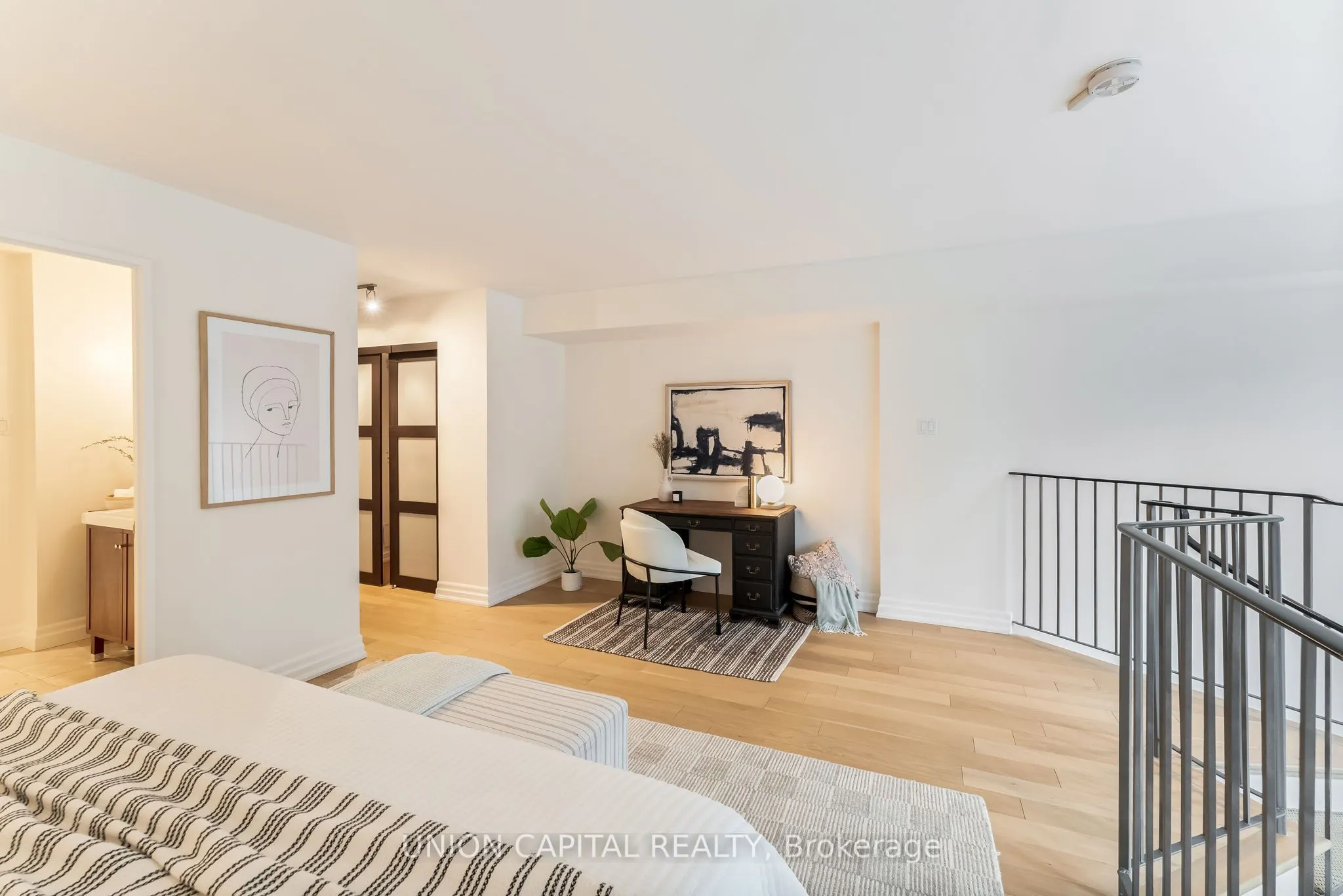 25 Maitland Street, #206