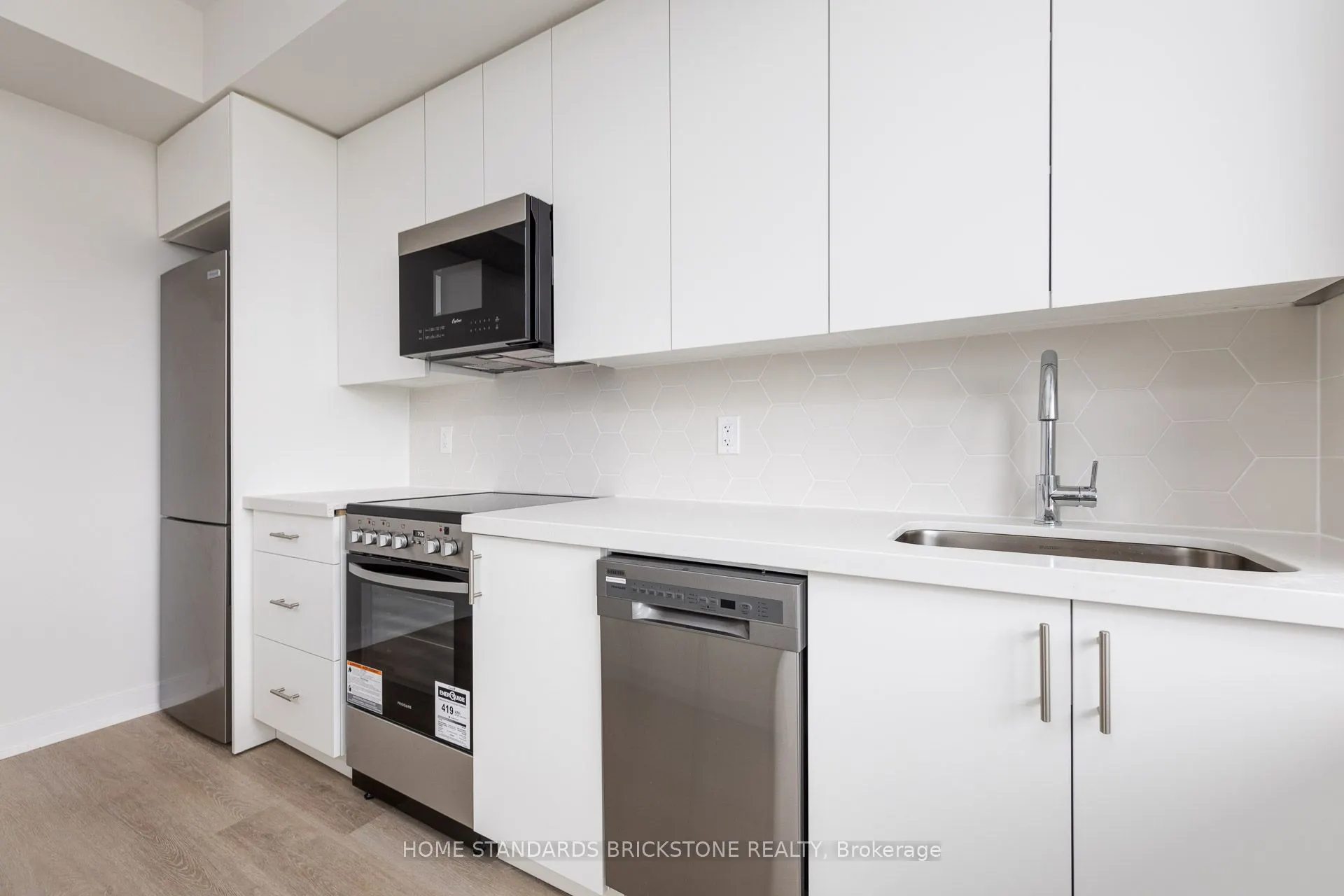 15 Ellerslie Avenue, #2009