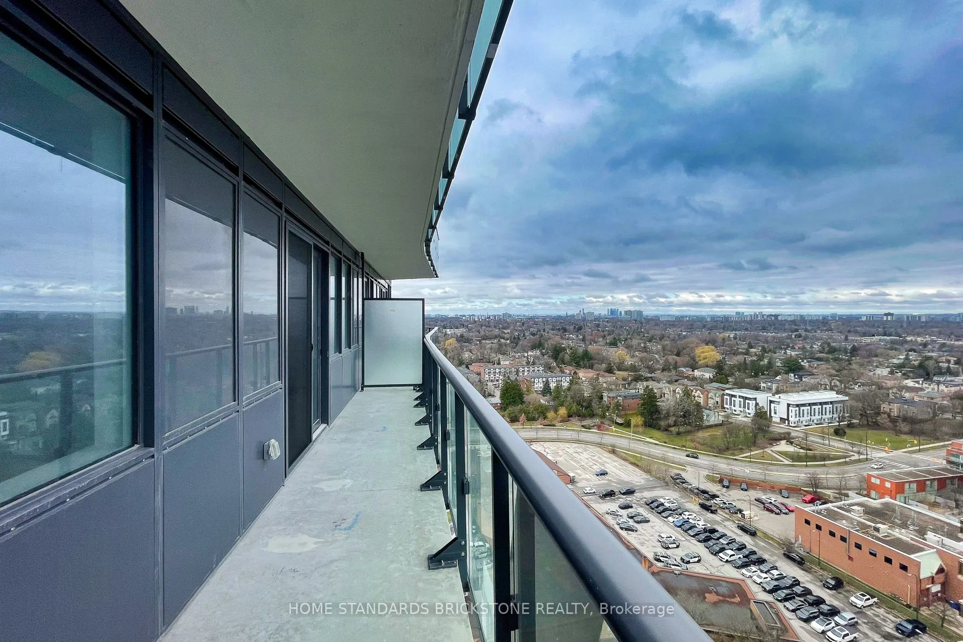 15 Ellerslie Avenue, #2009