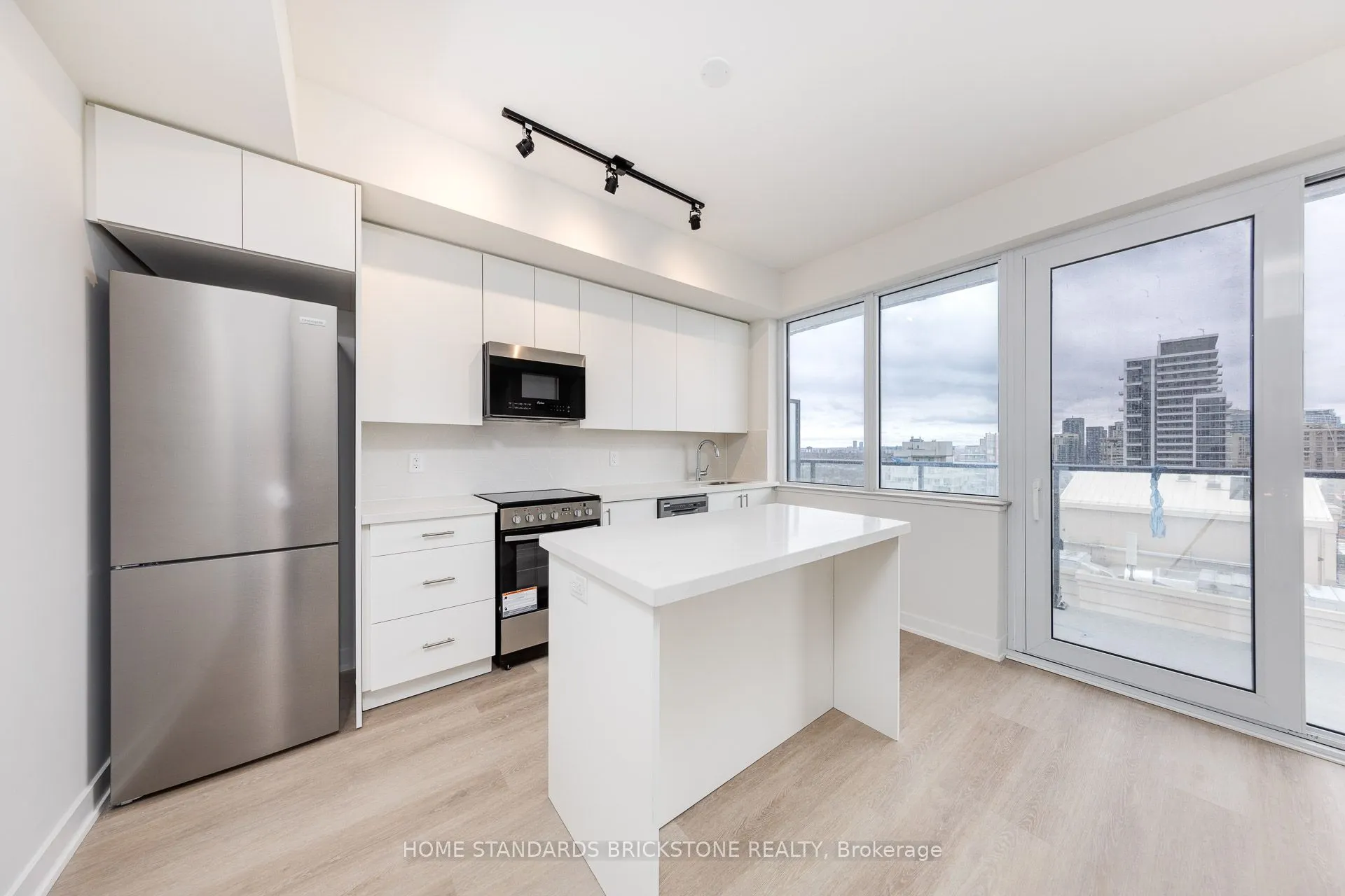 15 Ellerslie Avenue, #2009