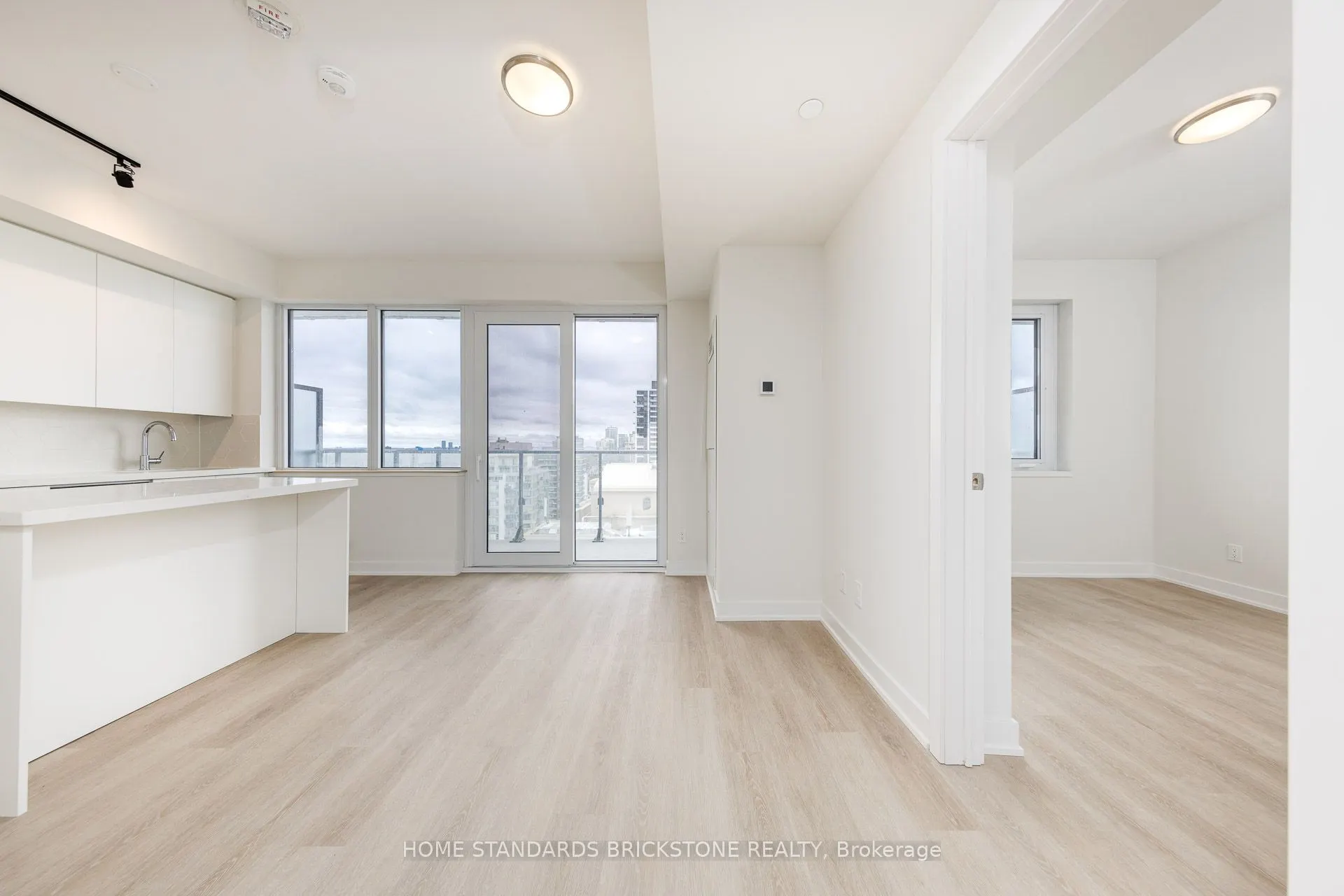 15 Ellerslie Avenue, #2009