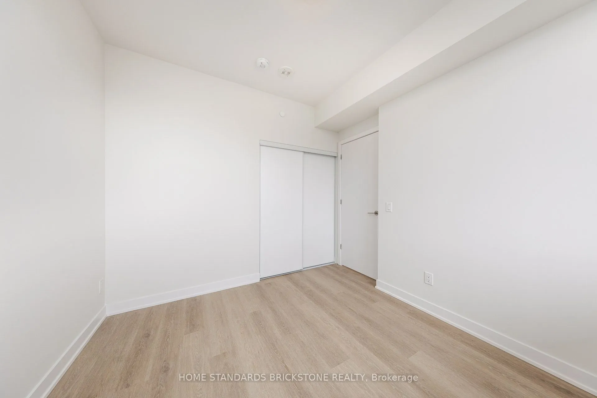 15 Ellerslie Avenue, #2009