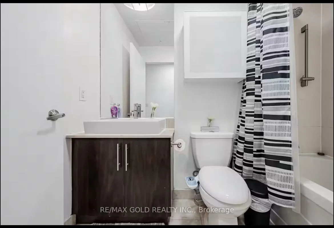 55 Bremner Boulevard #2811