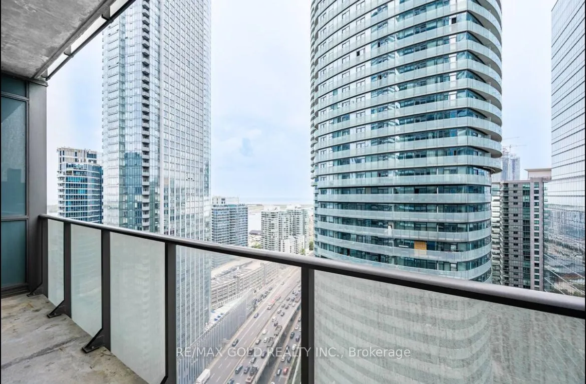 55 Bremner Boulevard #2811