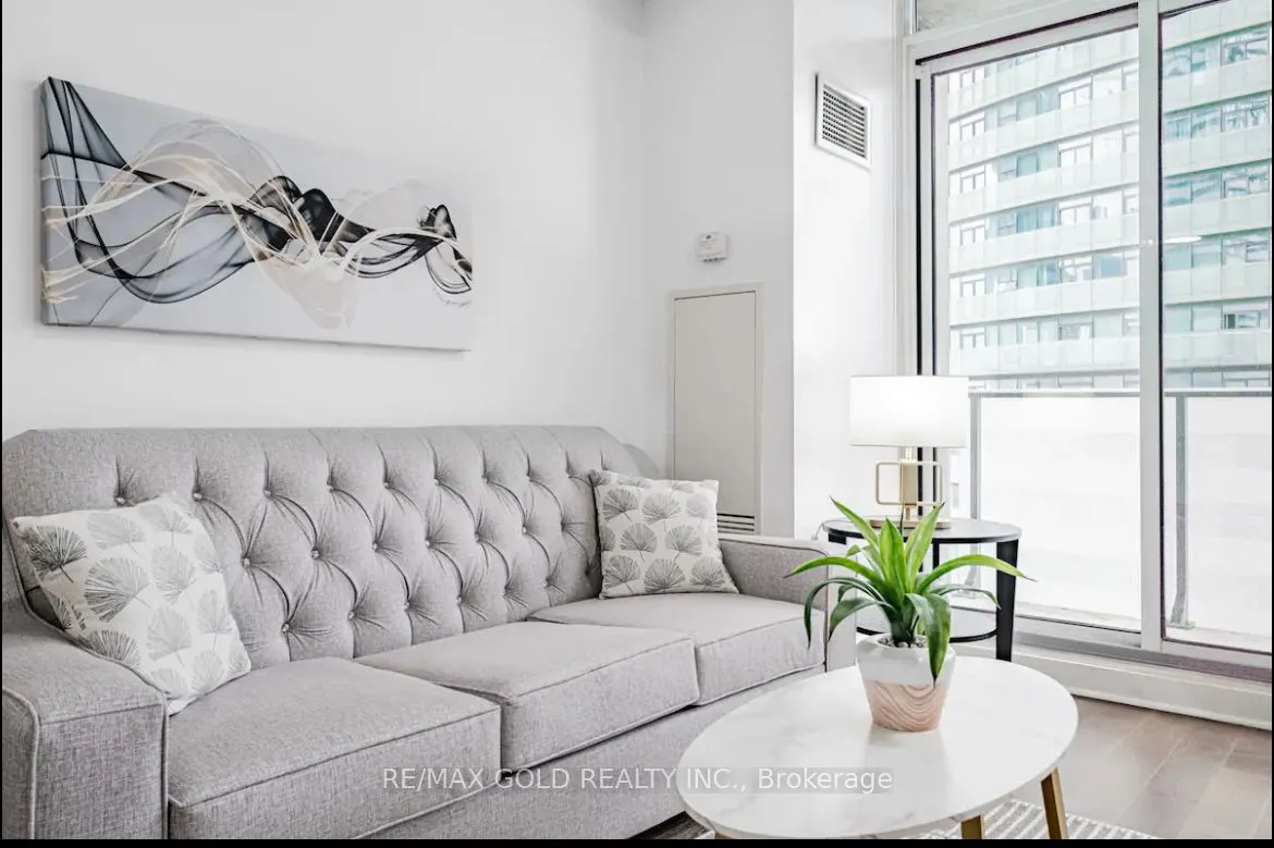 55 Bremner Boulevard #2811
