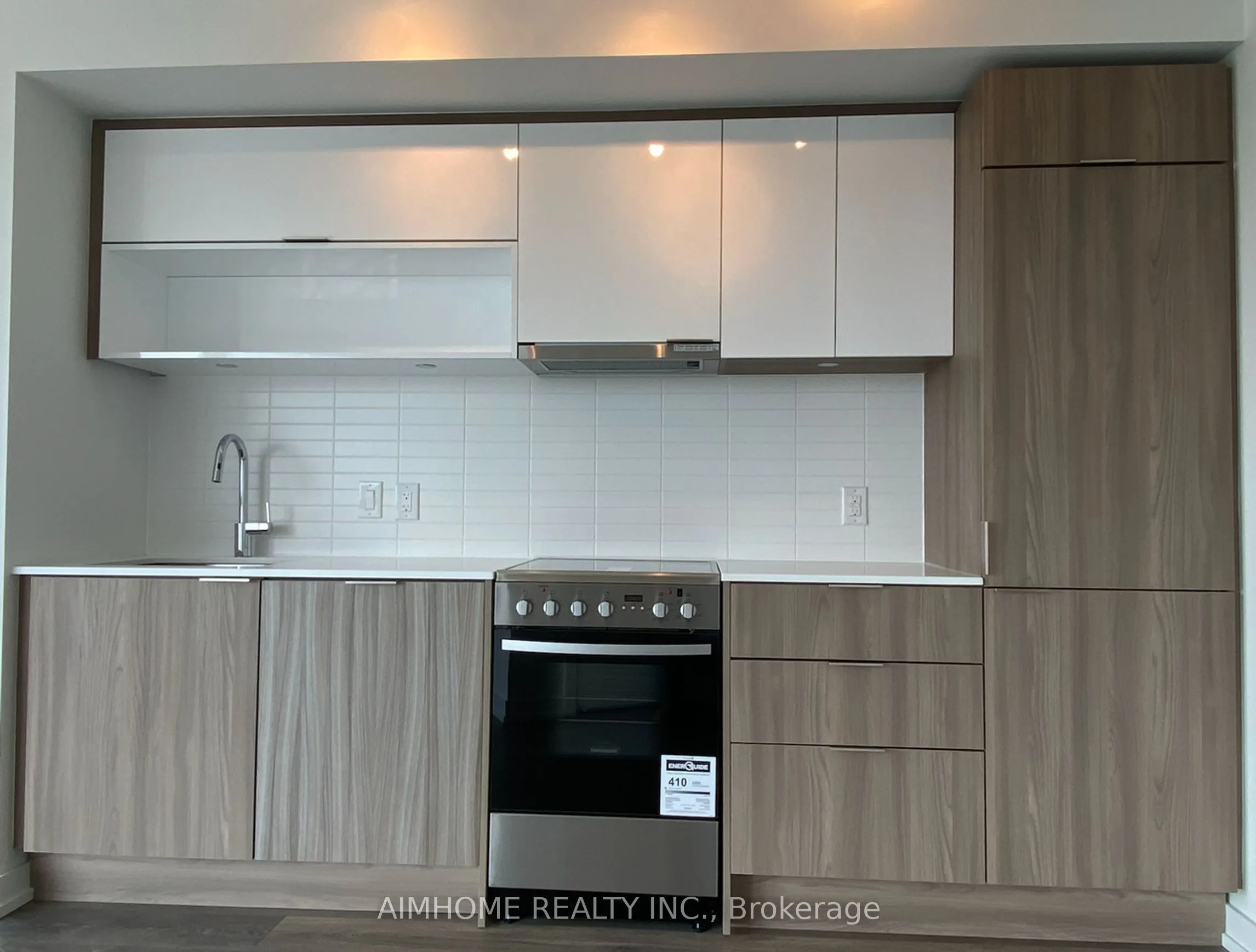 159 Wellesley Street E, #704