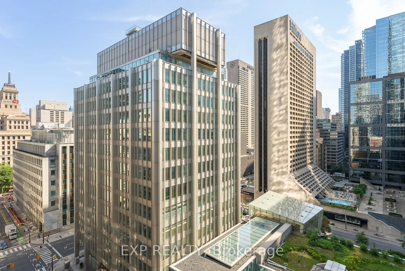 126 Simcoe Street, #1407