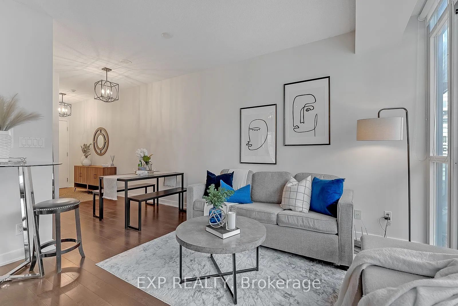 126 Simcoe Street, #1407