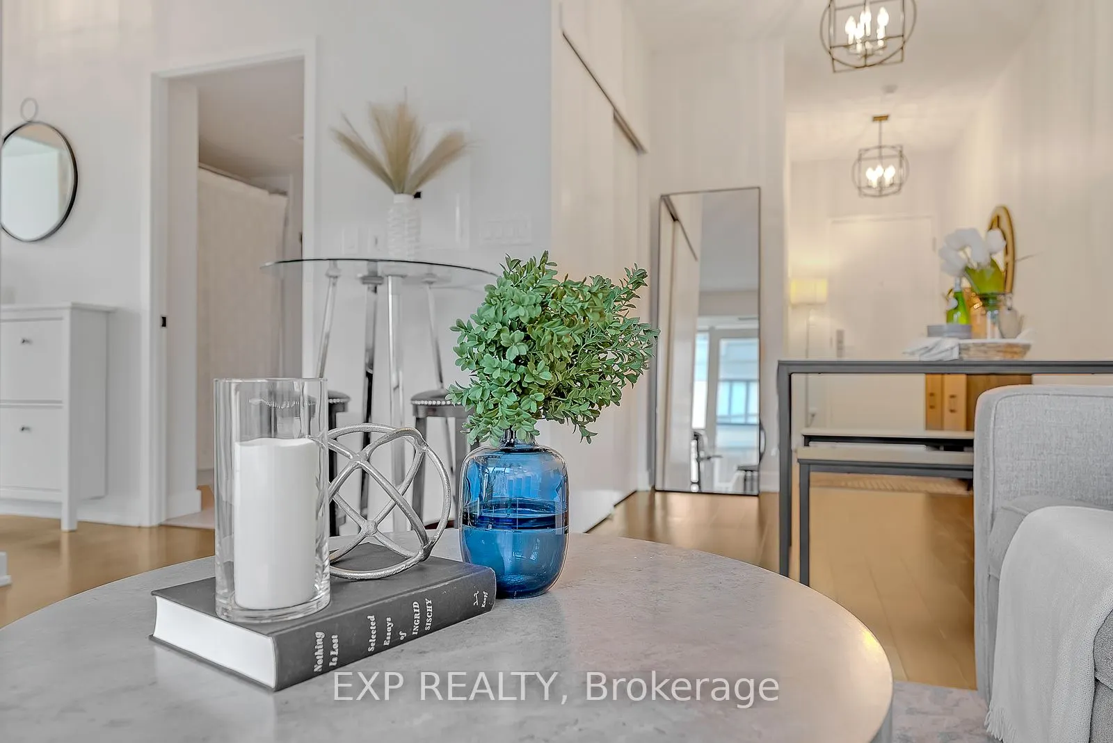 126 Simcoe Street, #1407