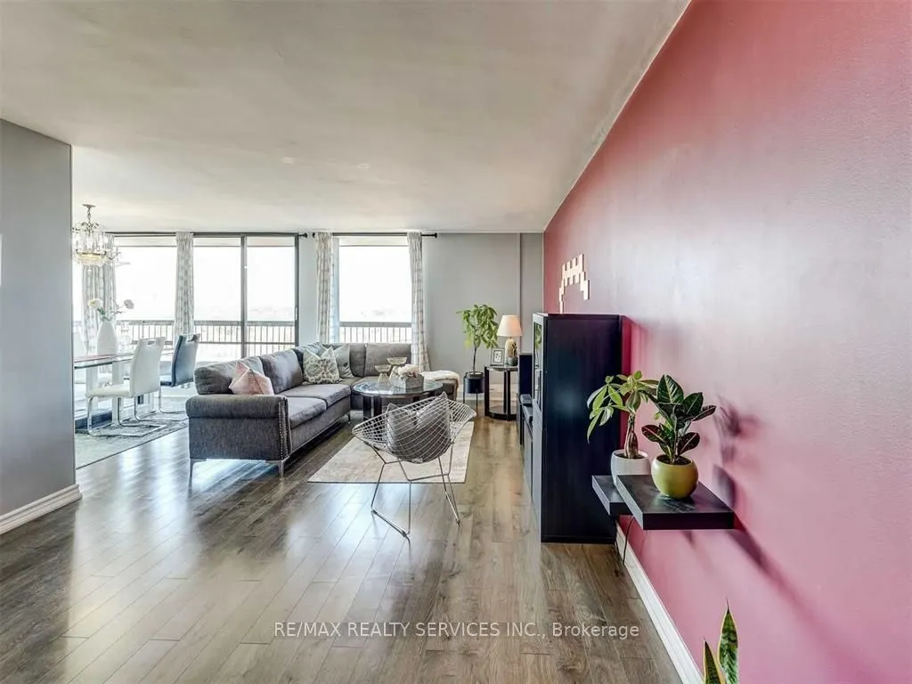 135 Antibes Drive, #1201