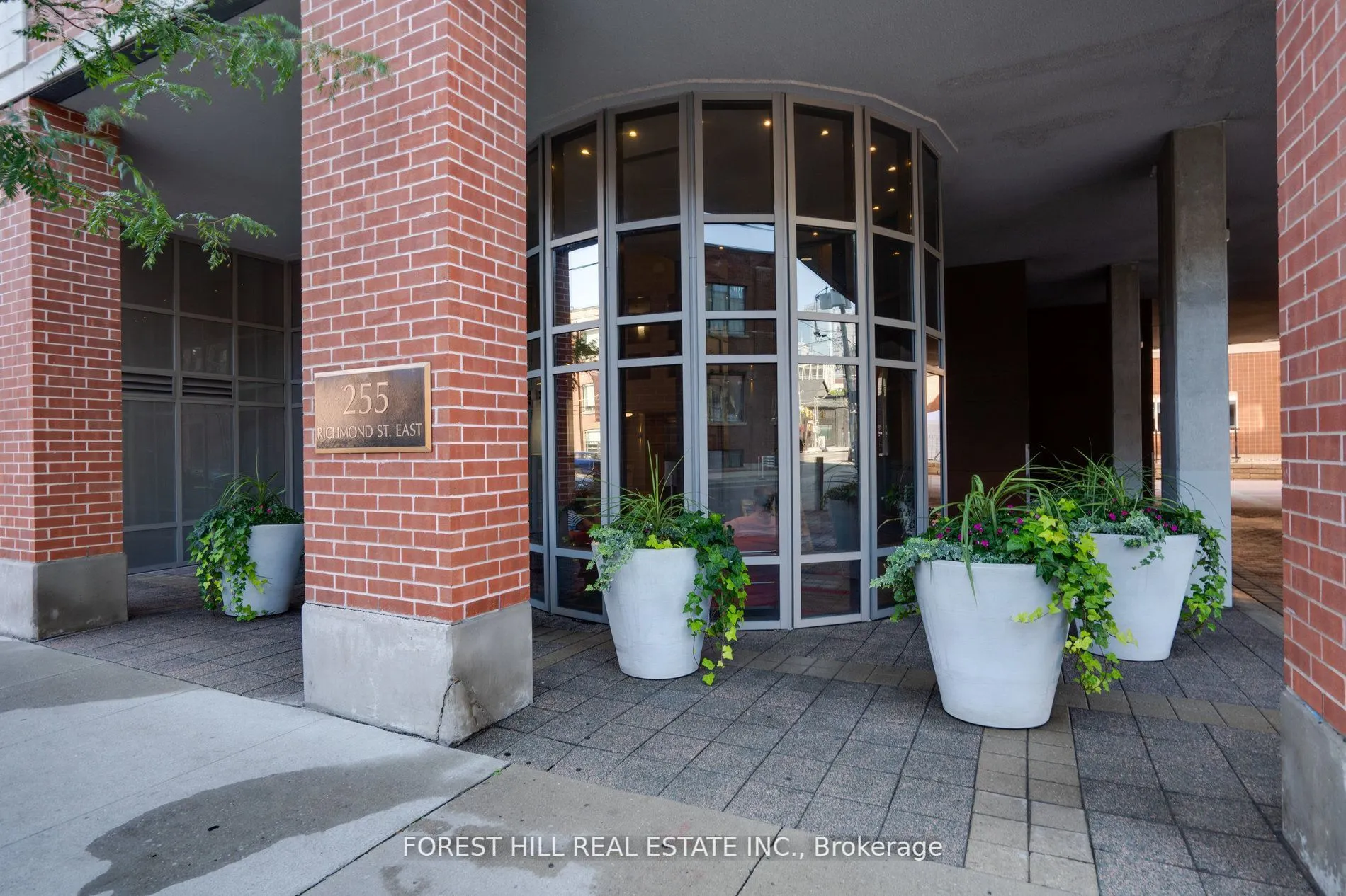 255 Richmond Street E, #824