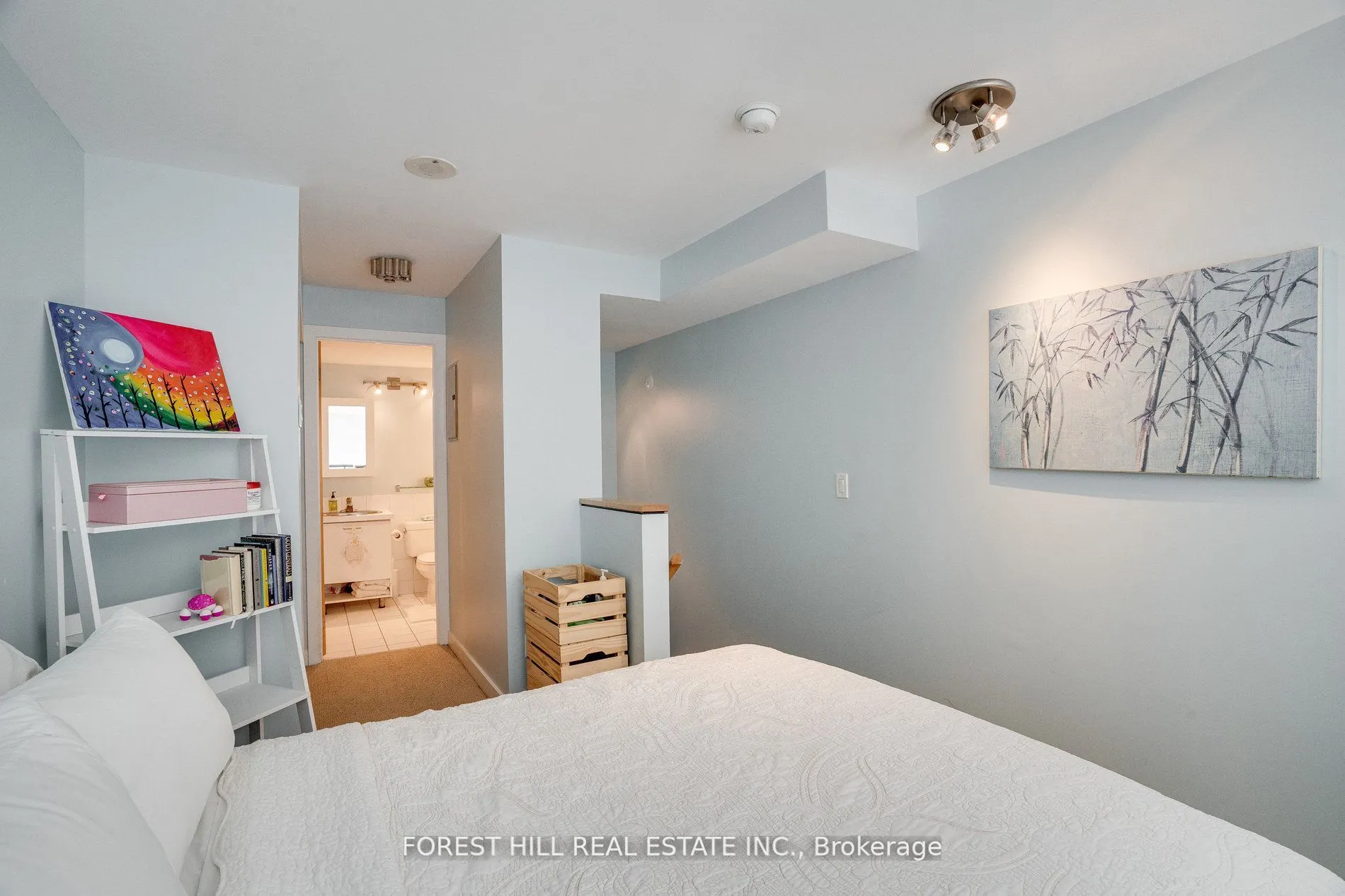 255 Richmond Street E, #824