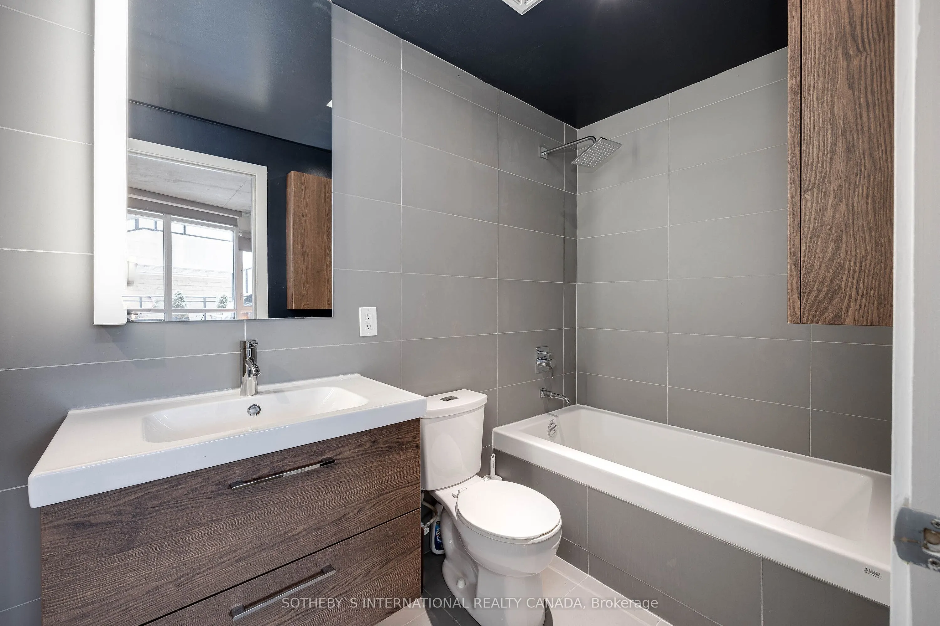 318 King Street E #202