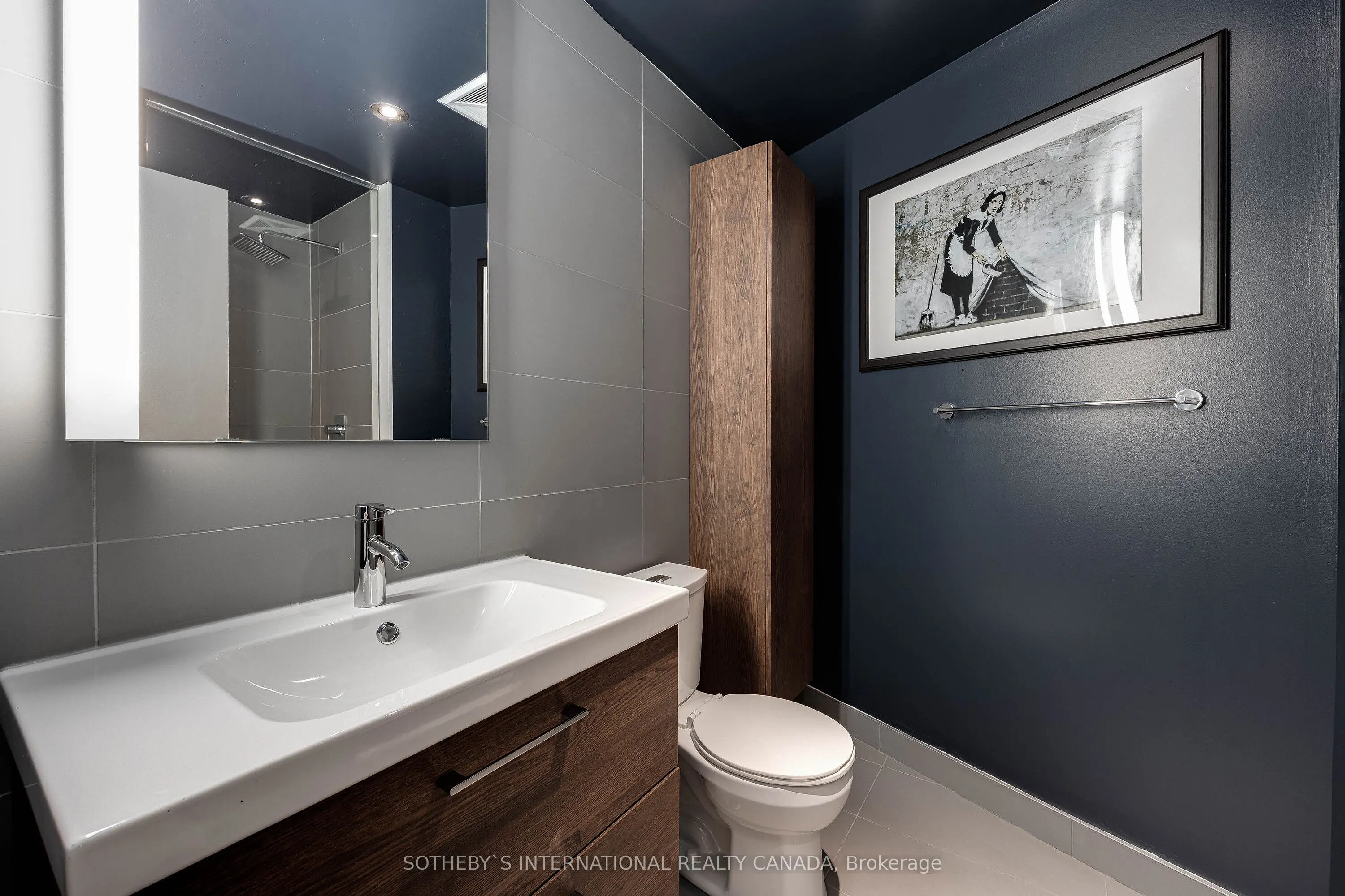 318 King Street E #202