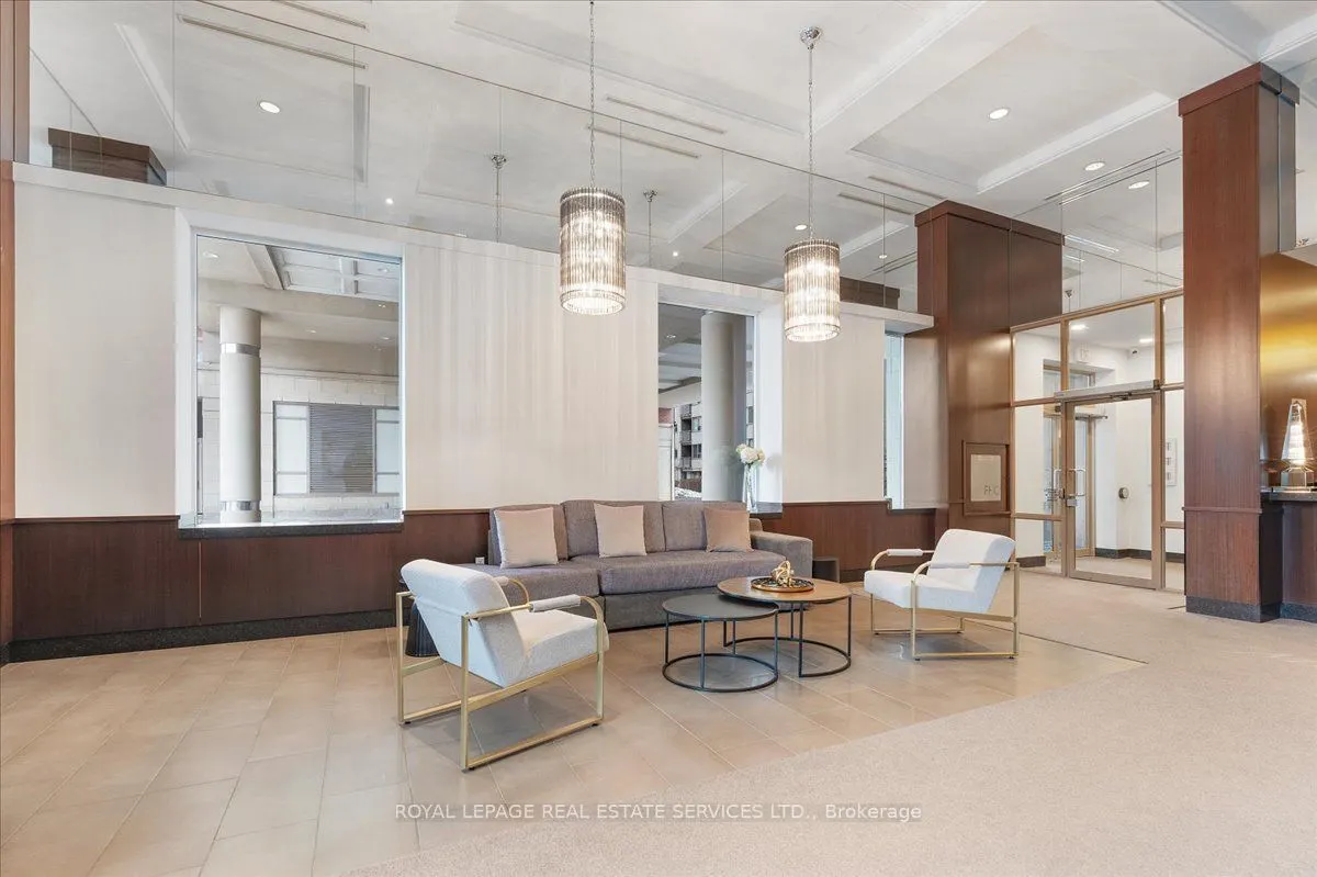 900 Mount Pleasant Road, #1108