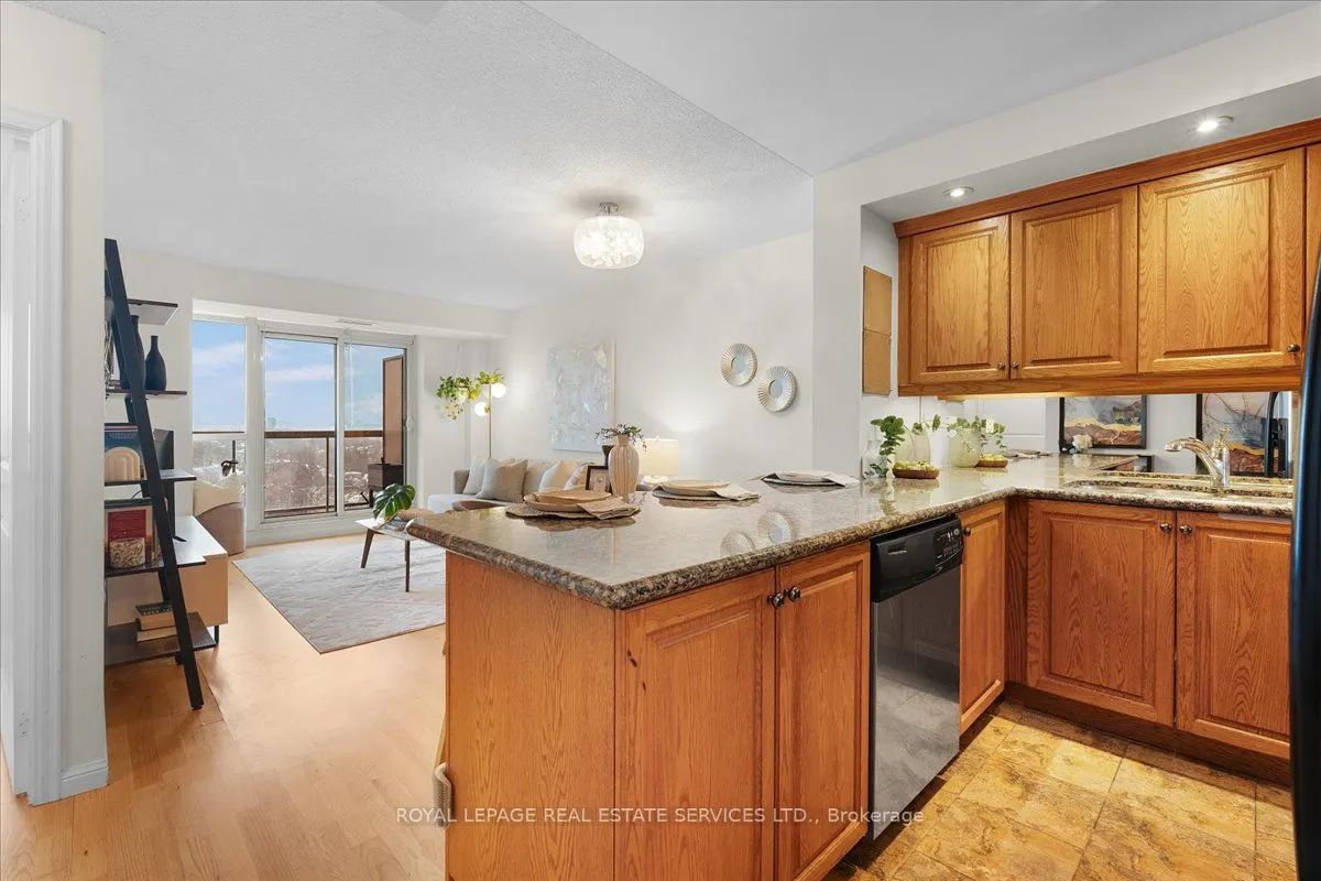 900 Mount Pleasant Road, #1108