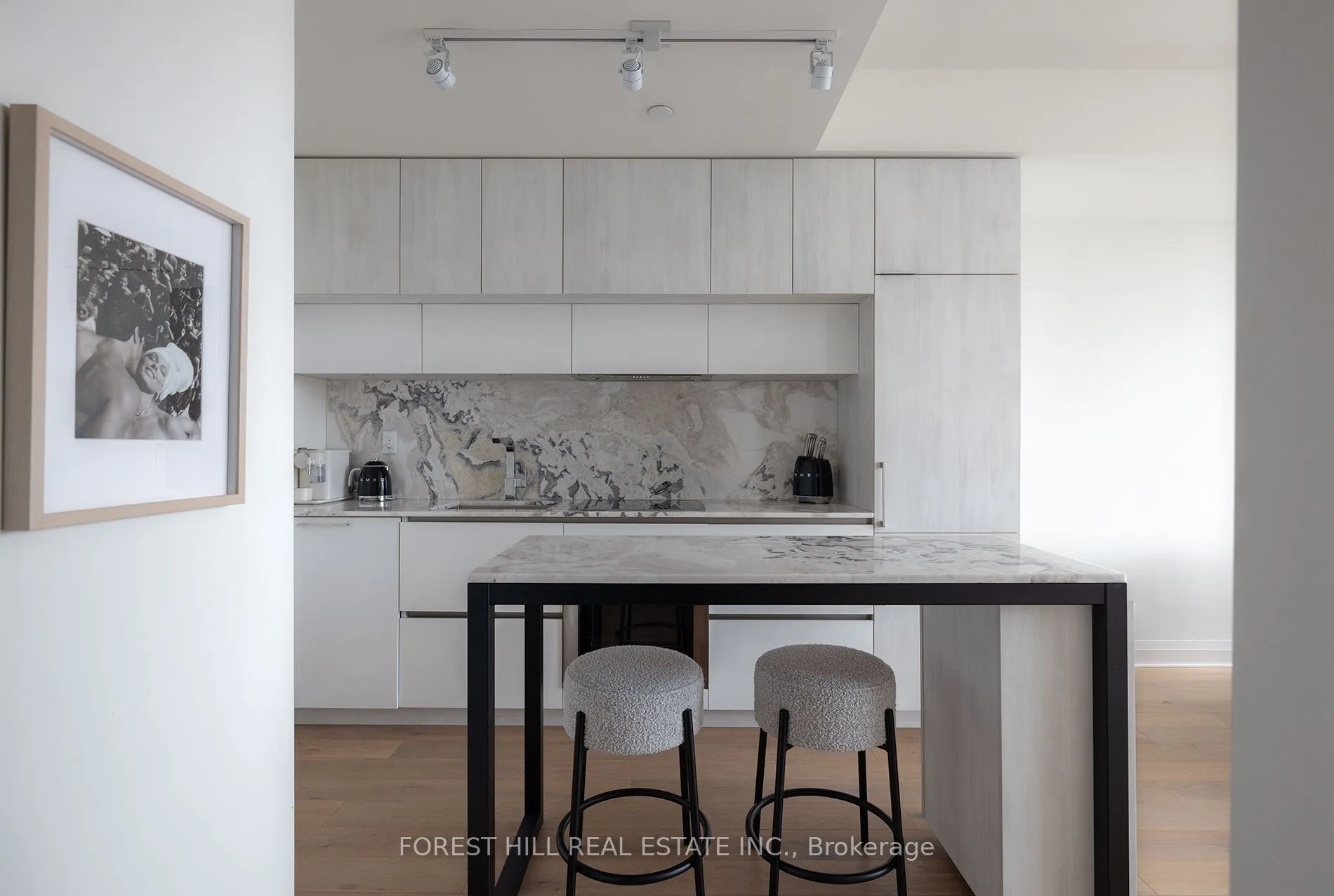 151 Avenue Road #510